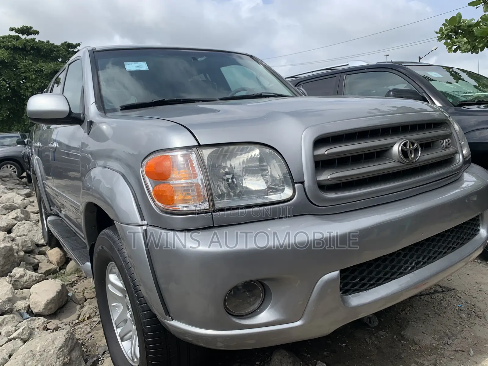 Toyota Sequoia 2004 Silver