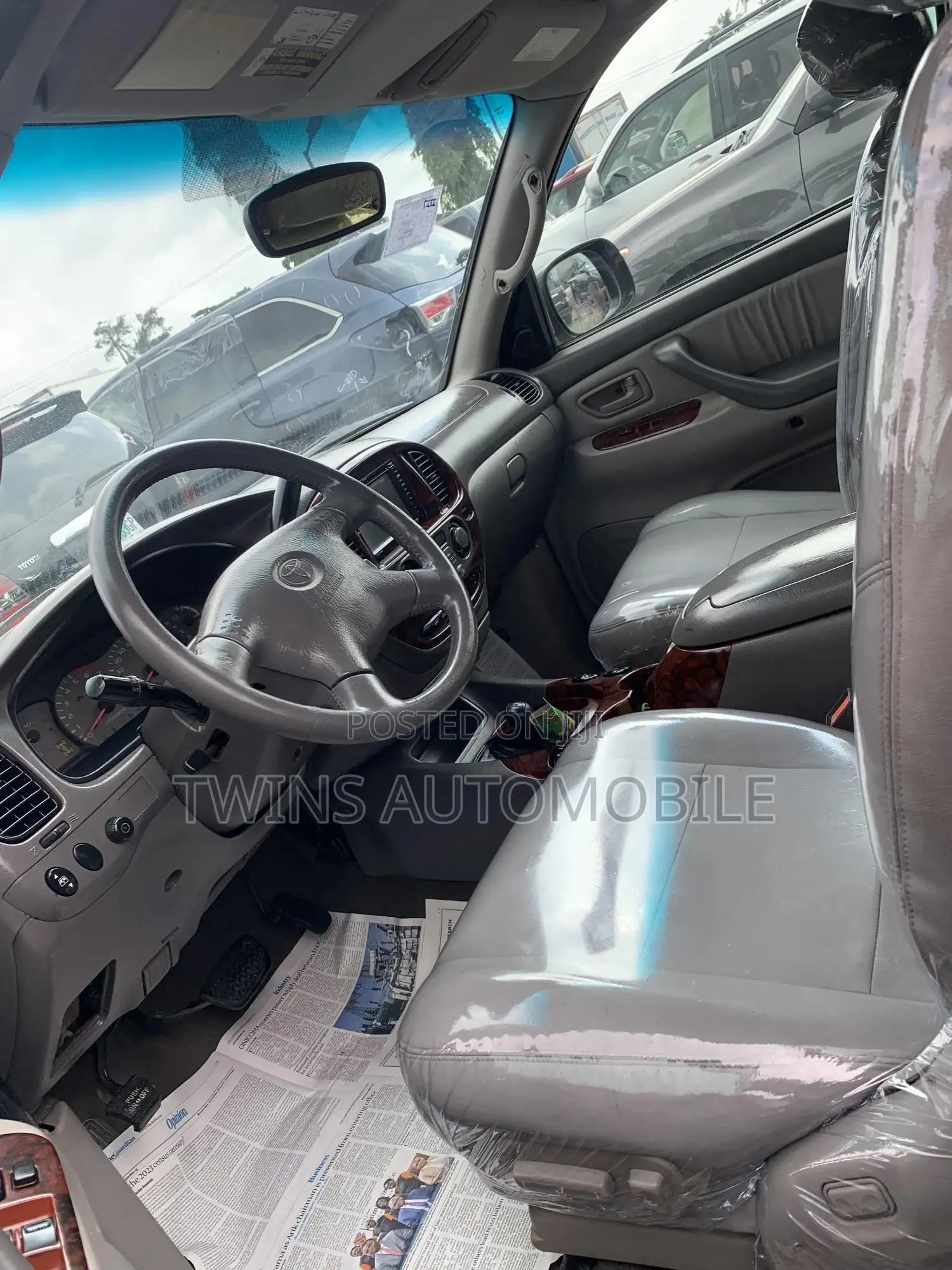 Toyota Sequoia 2004 Silver