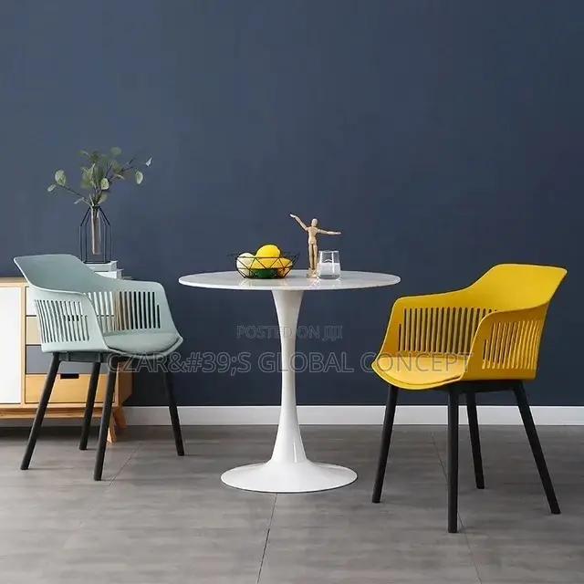 Quality Accent Chair Set With Classic Table