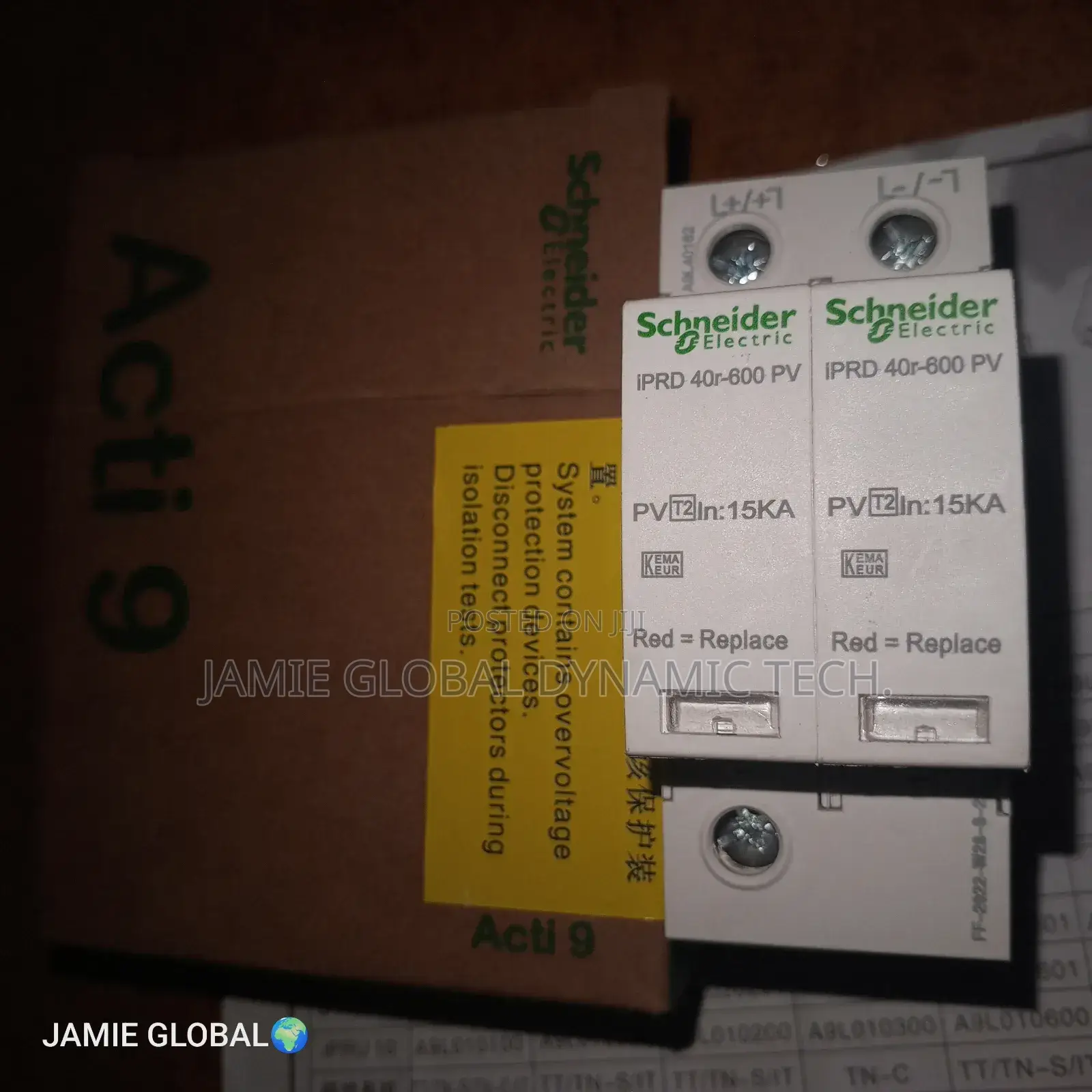 Schneider Acti9 Surge