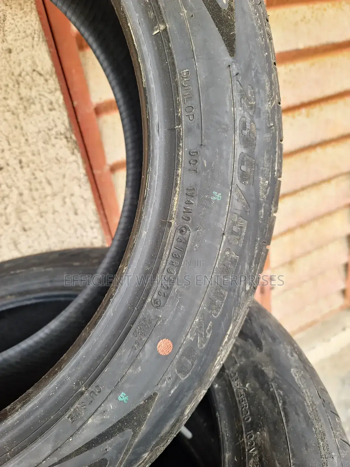 235/55r20 DUNLOP