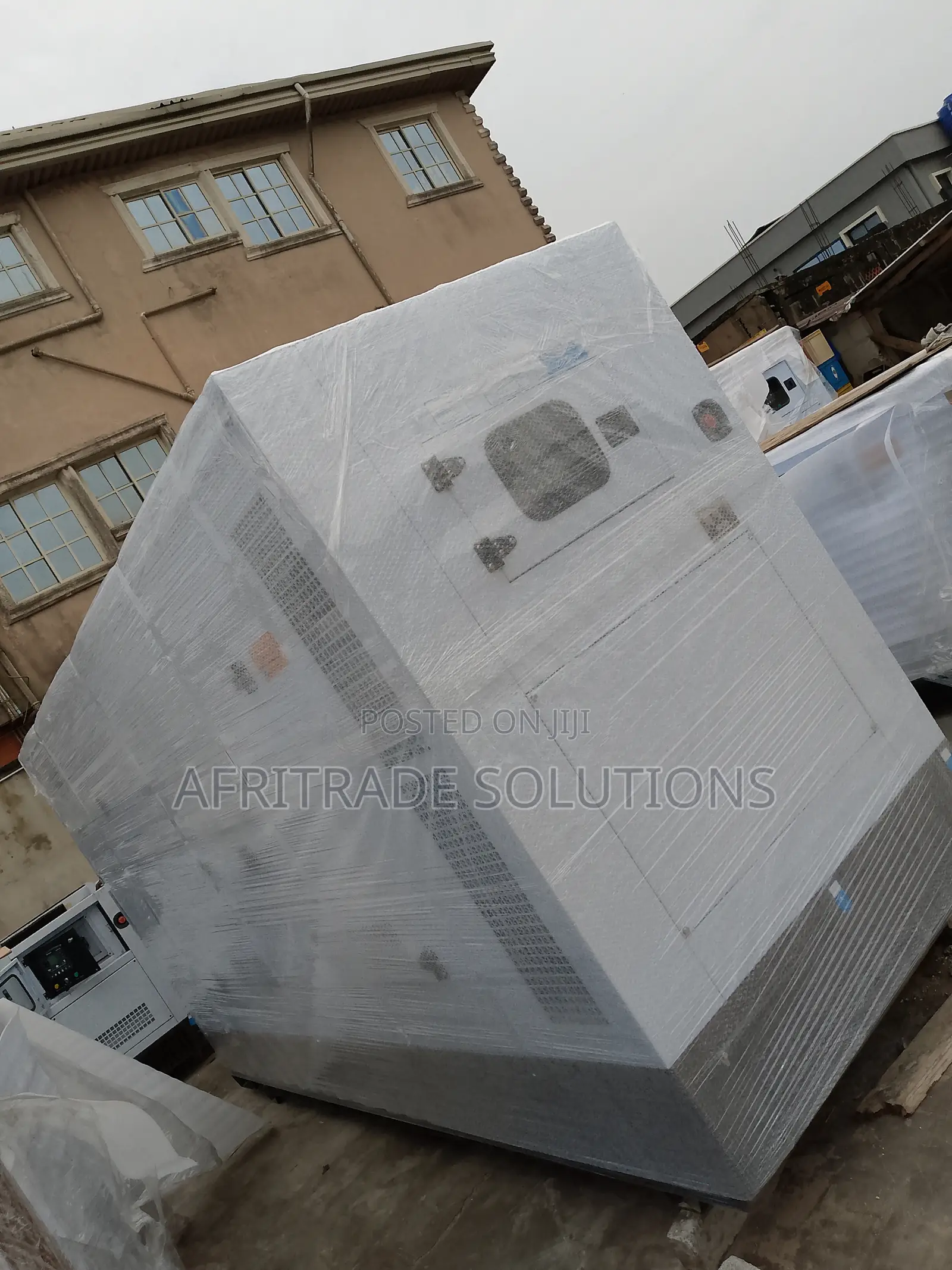Very Strong Perkins 400kva Soundproof Generator Set