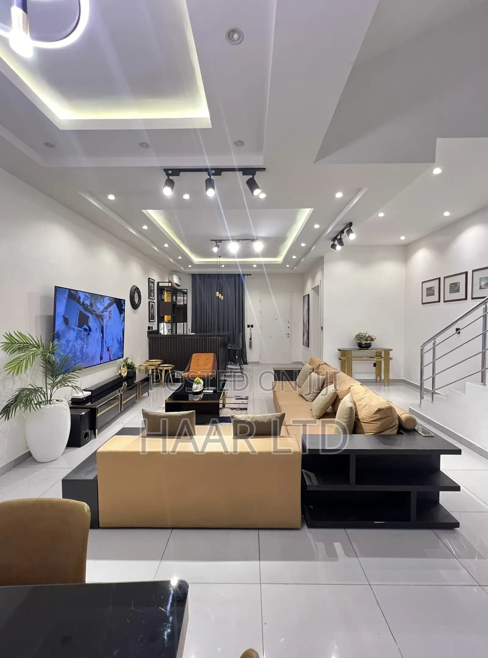 4 Bedroom Waterfront Shortlet