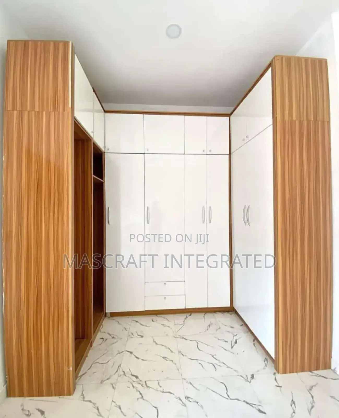 HDF Wood Wardrobe