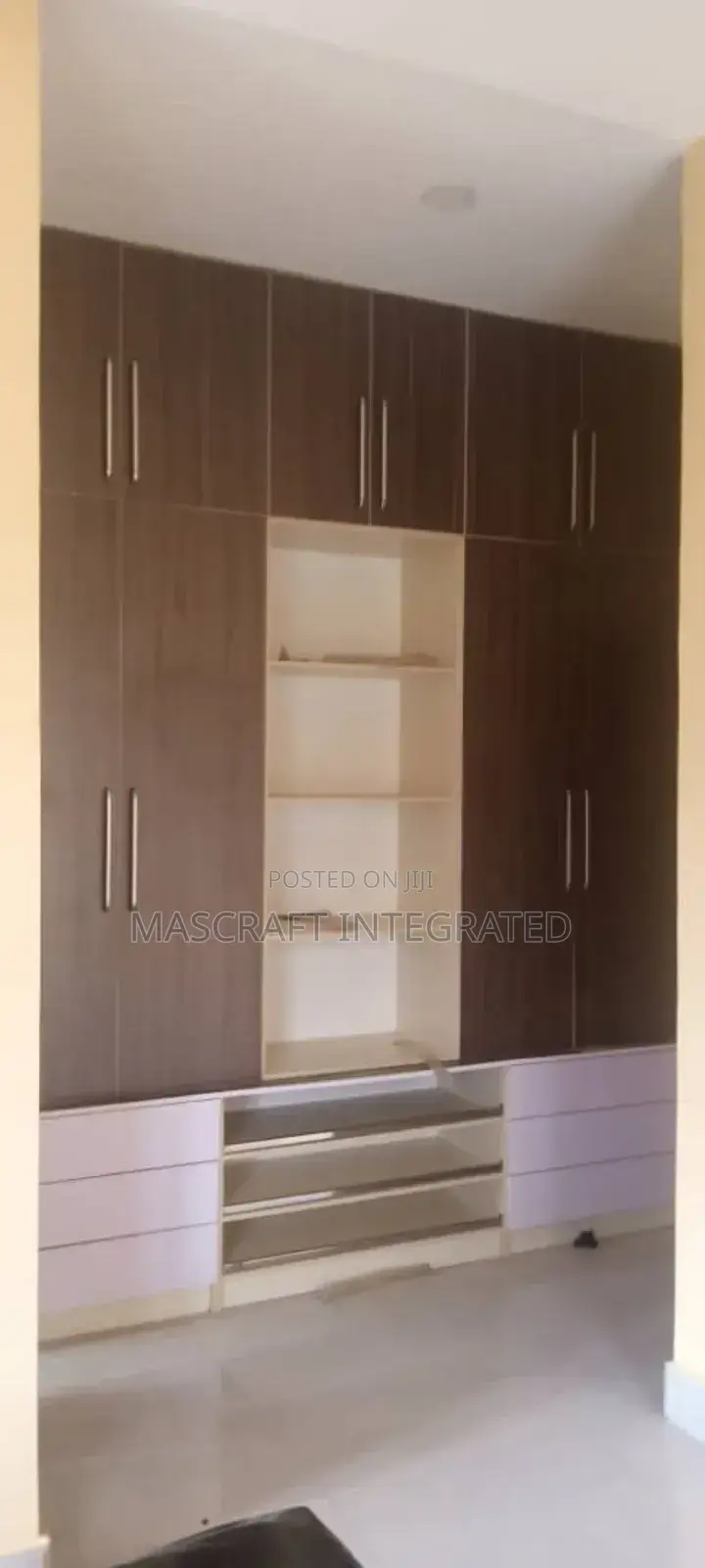 HDF Wood Wardrobe