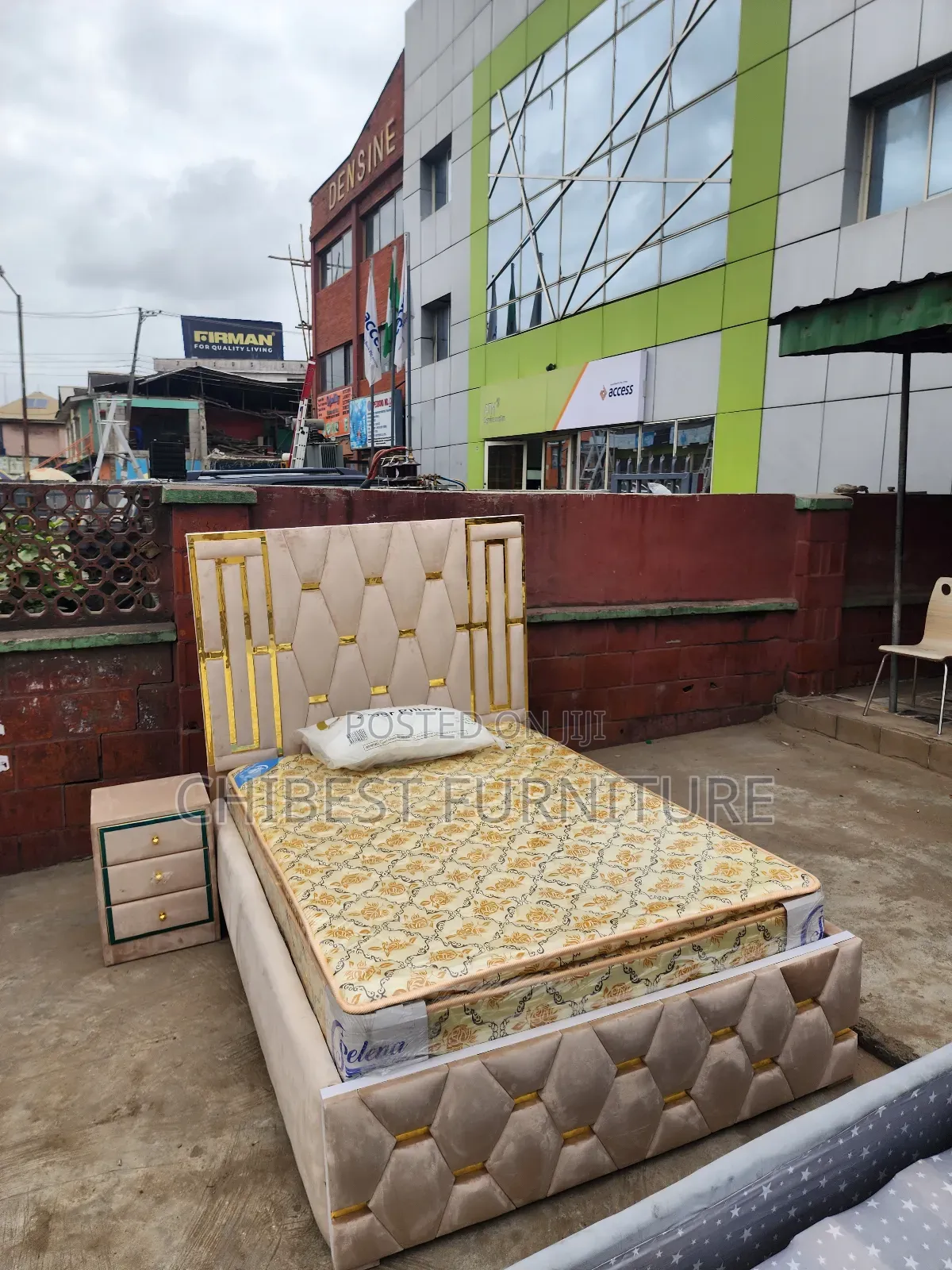 Quality 4.5by6 Upholstery Padded Bed Frame With One Bed Side