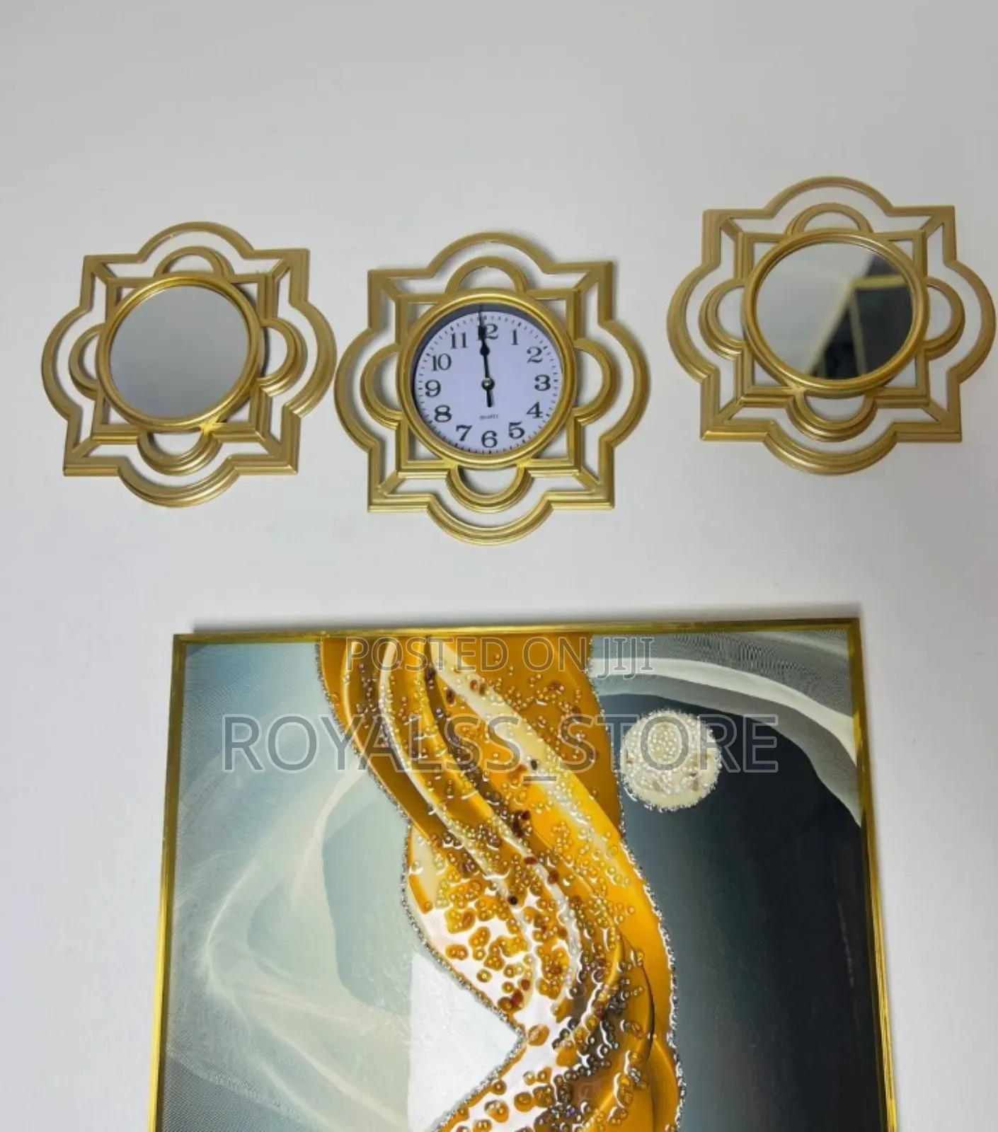 Modern Decorative Mirror With Clock
3 Set