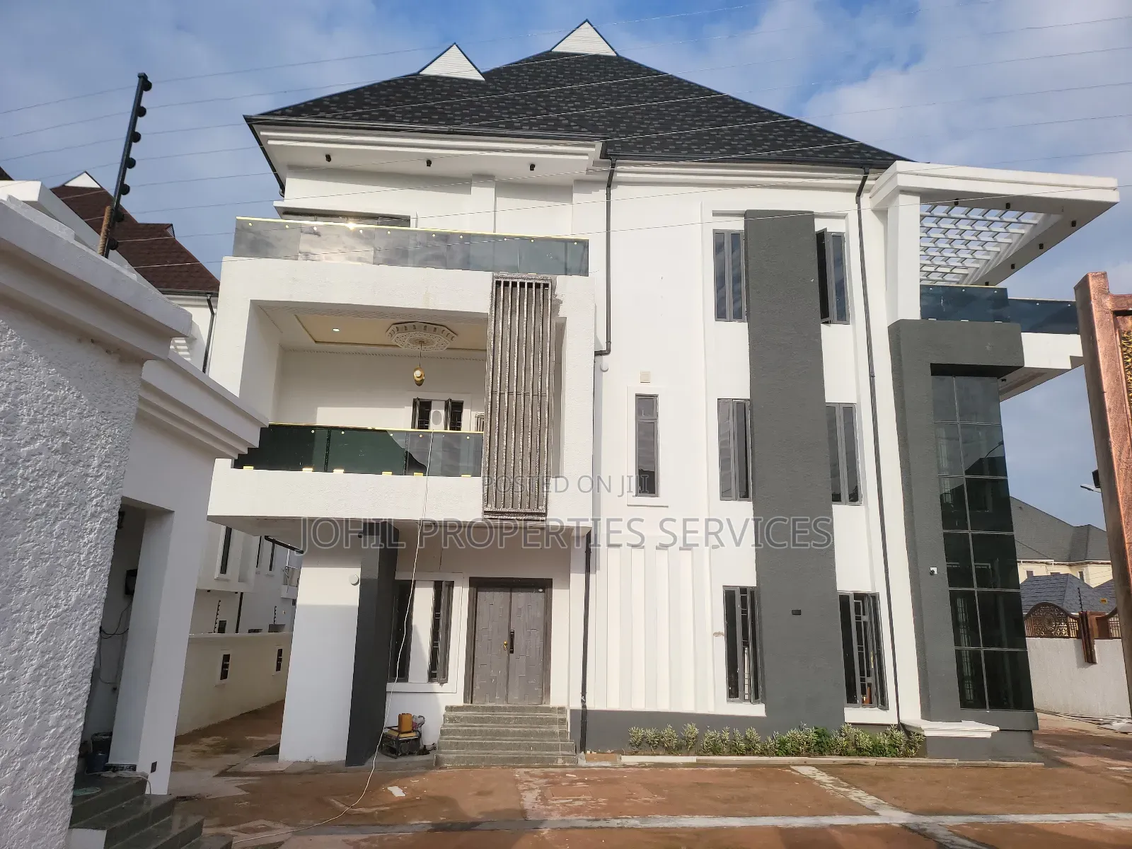 6bdrm Mansion in Guzape District for sale