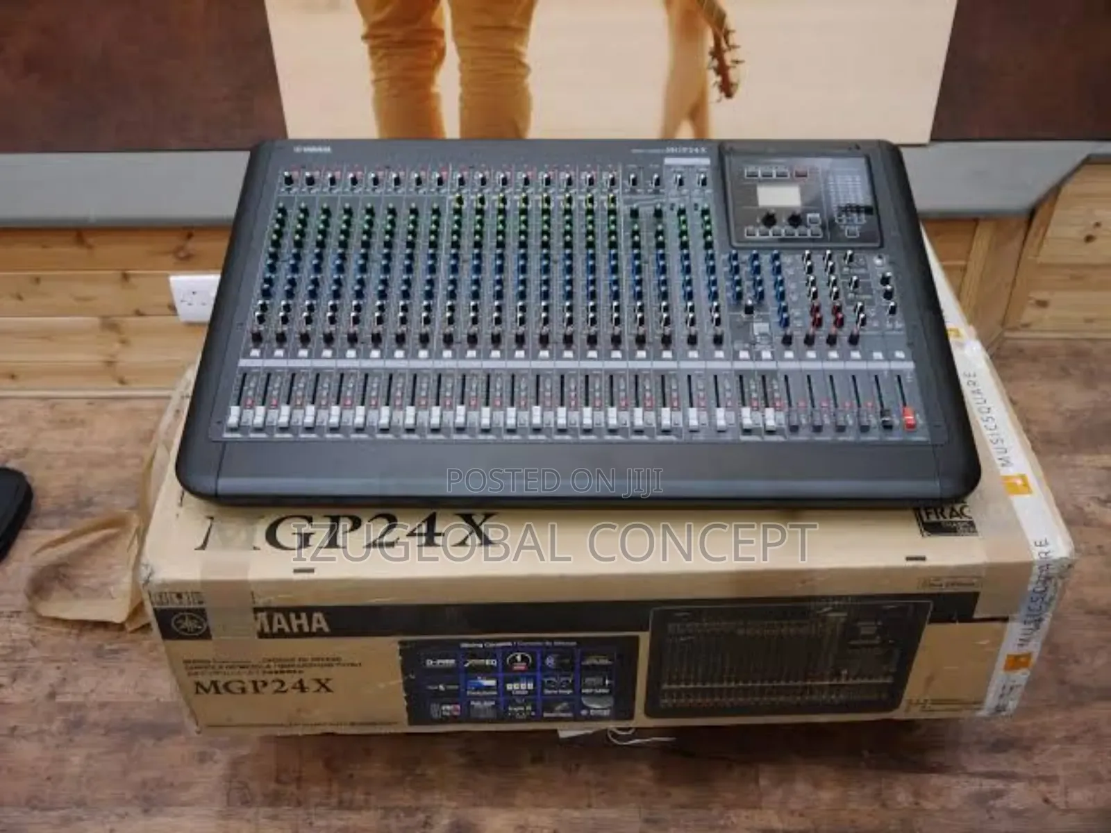 Yamaha MGP24X Premium Mixing Console Large