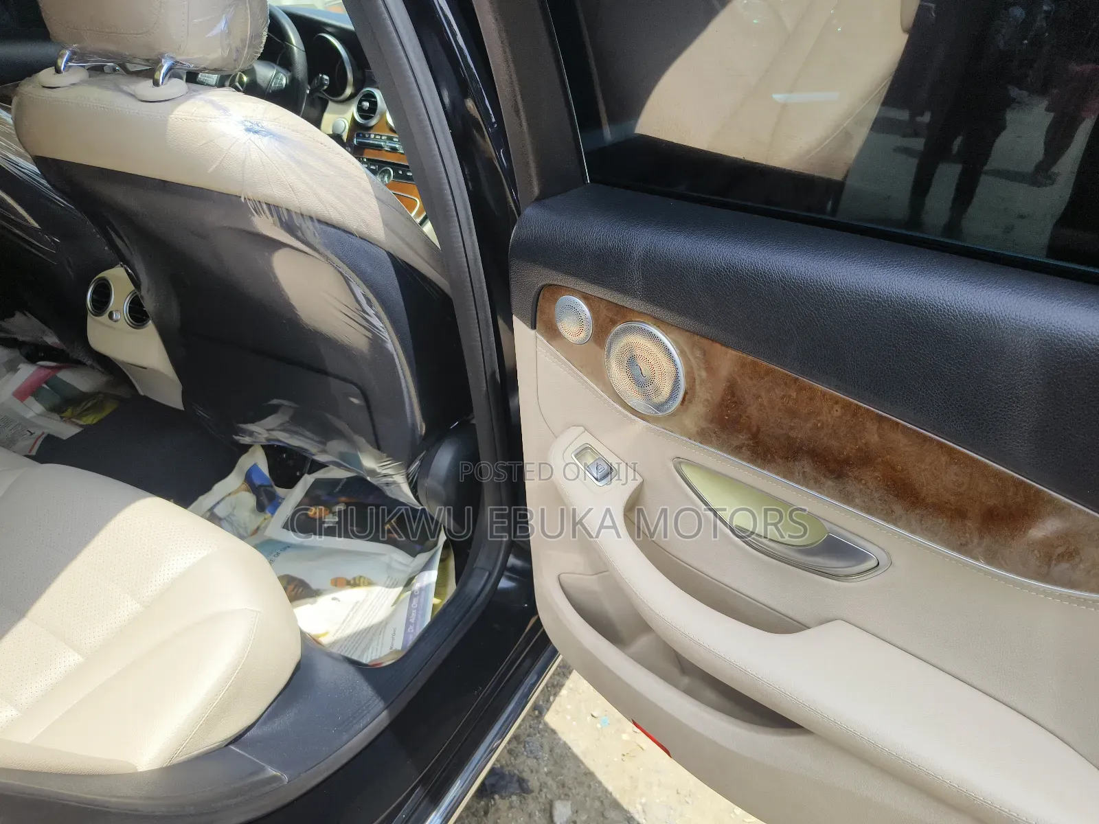 Mercedes-Benz C300 2016 Black