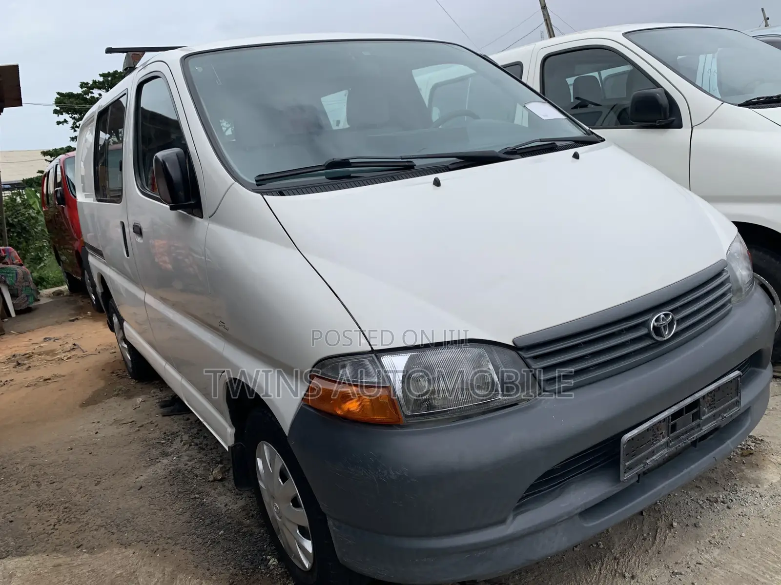 Toyota HiAce 2005 White