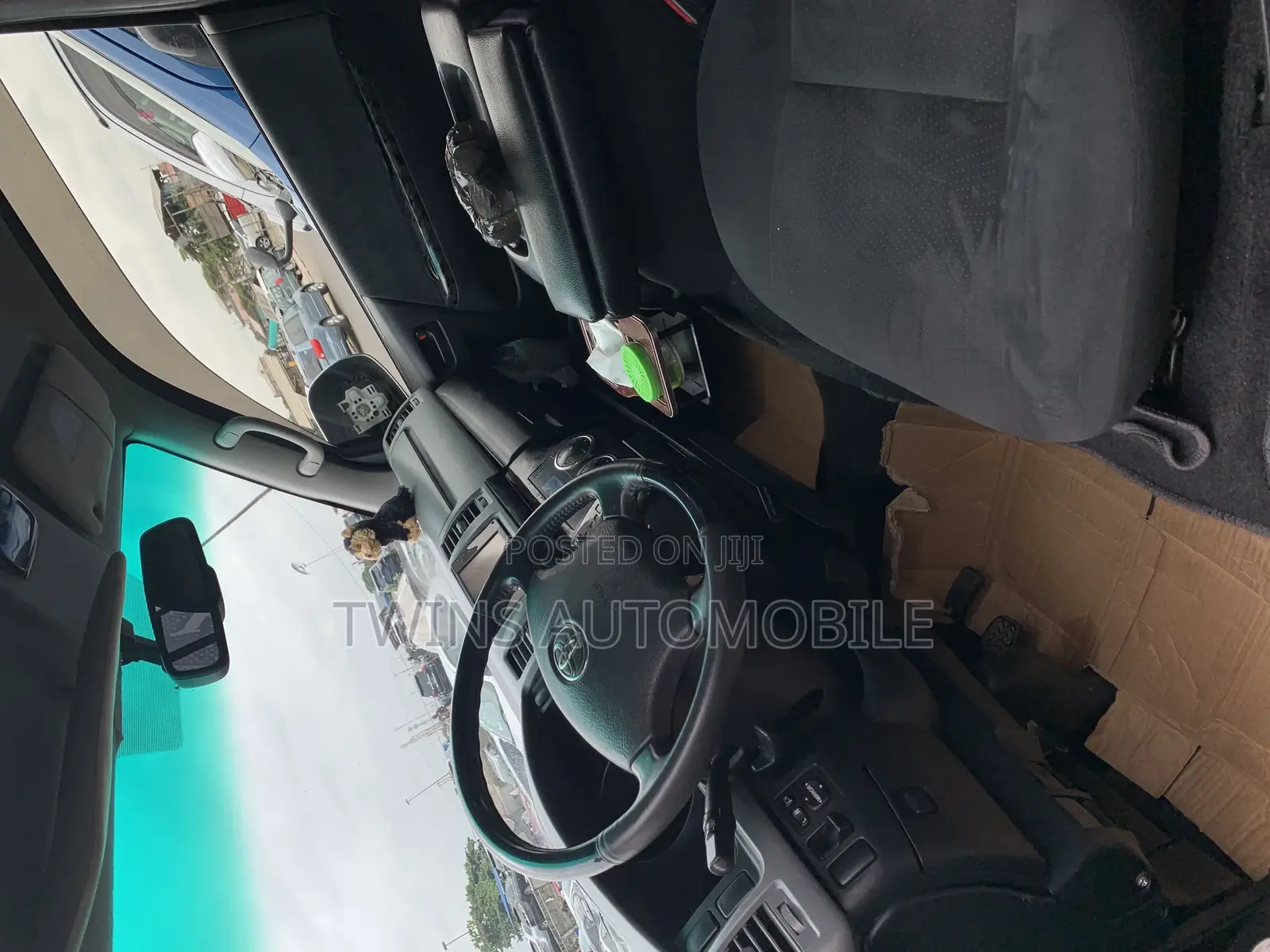 Toyota HiAce 2012 Black