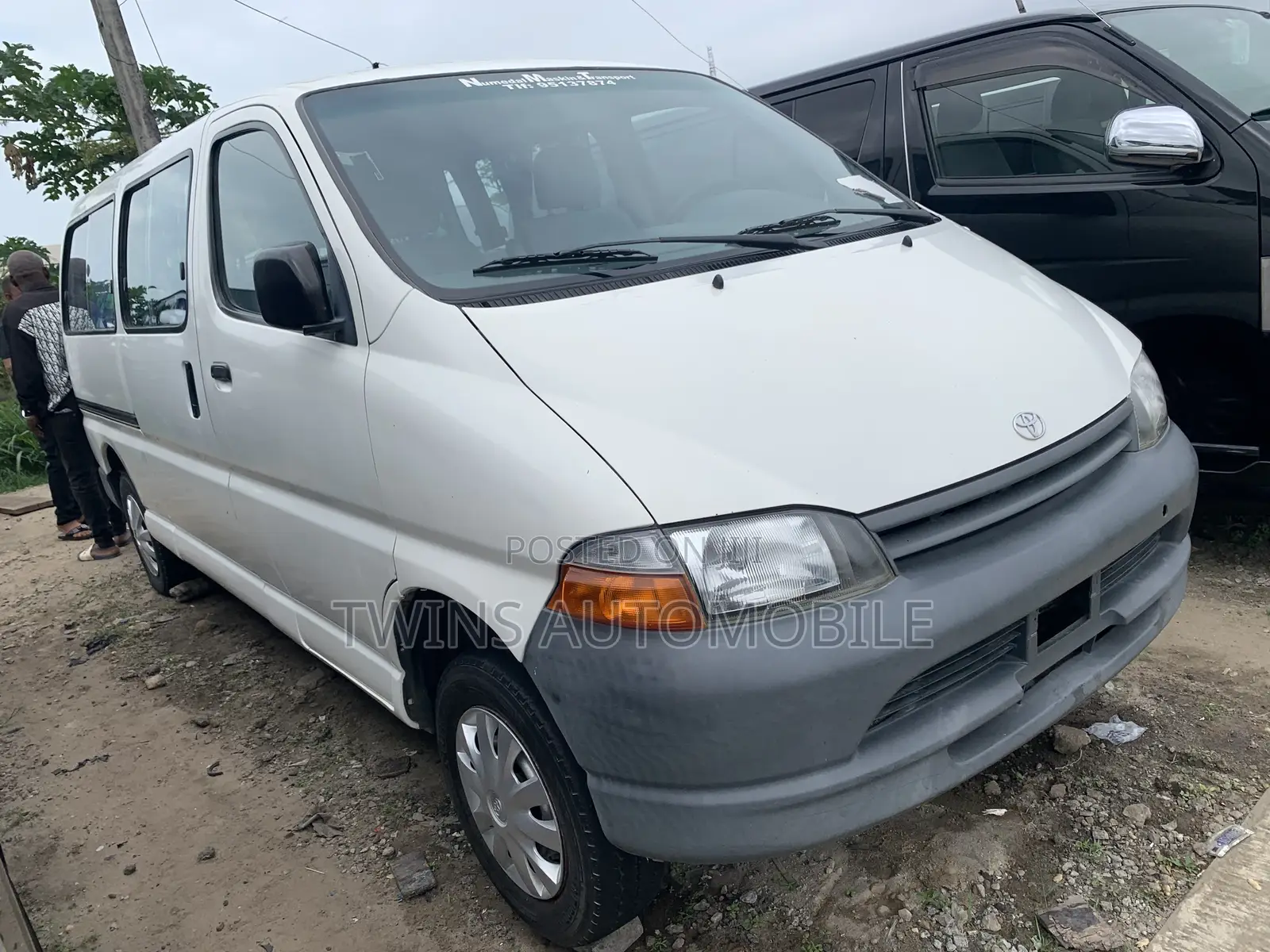Toyota HiAce 2005 White