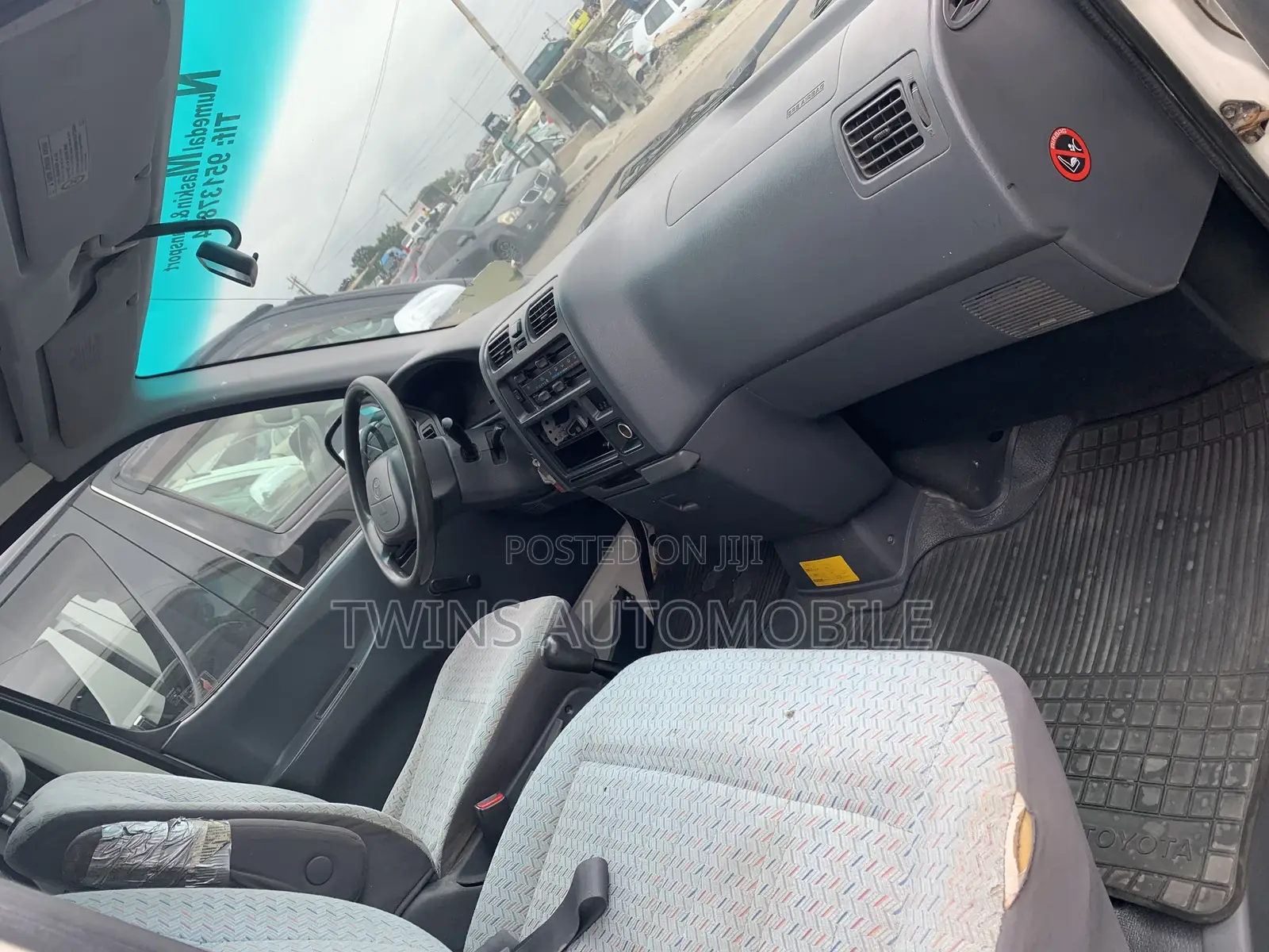 Toyota HiAce 2005 White
