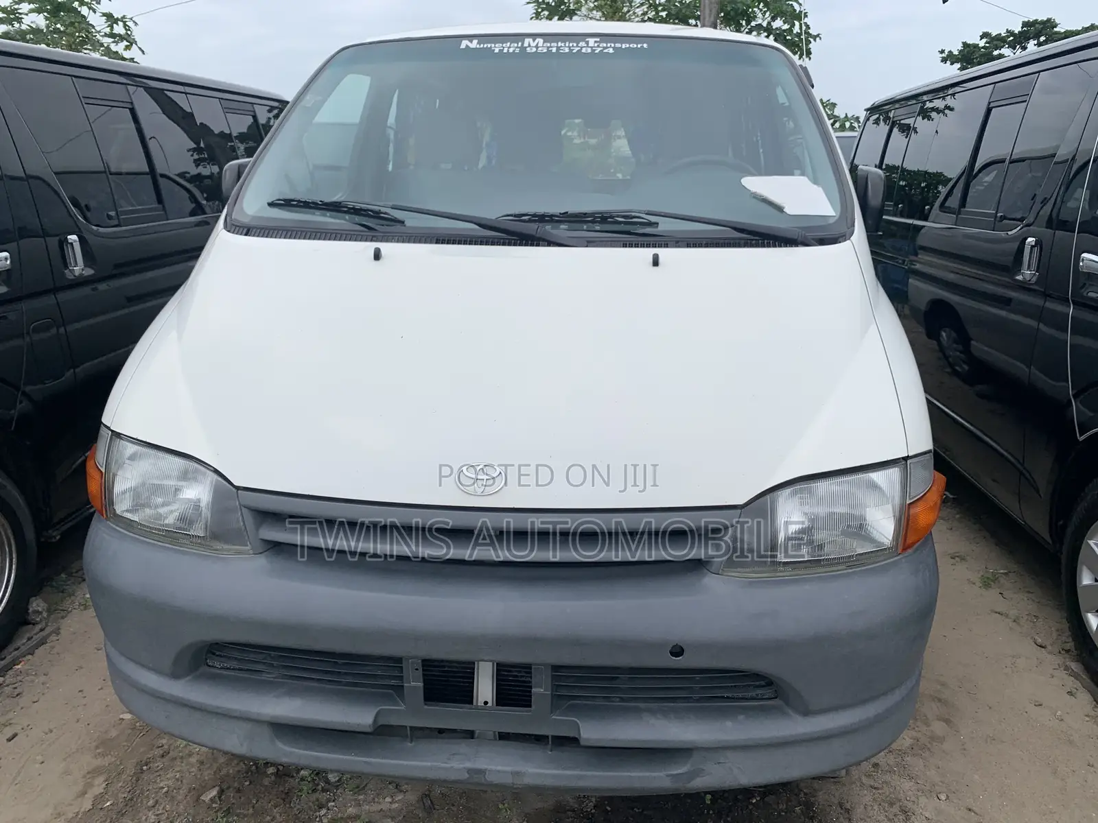 Toyota HiAce 2005 White