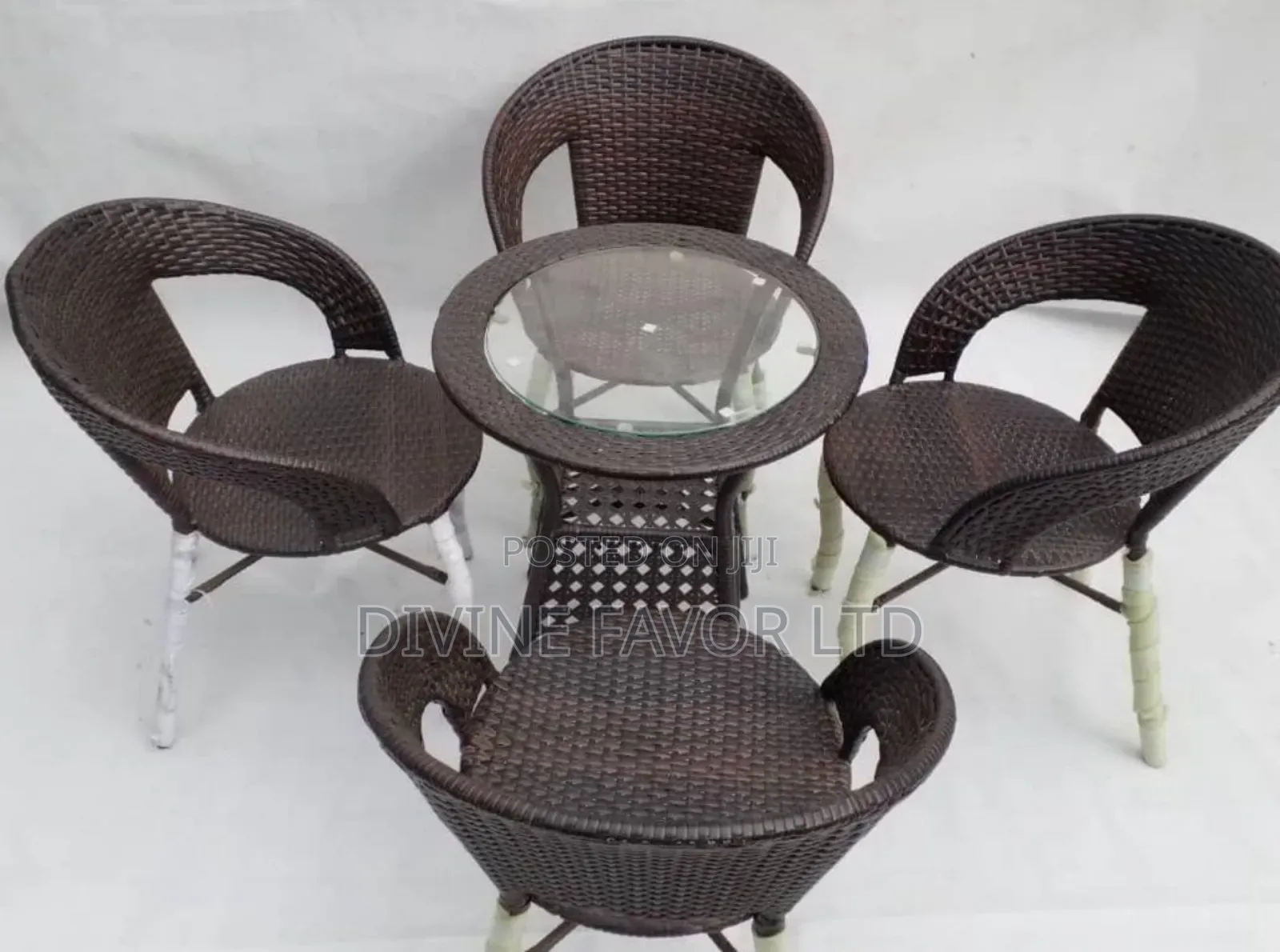 Weather Resistance Outdoor Table and 4 Chairs