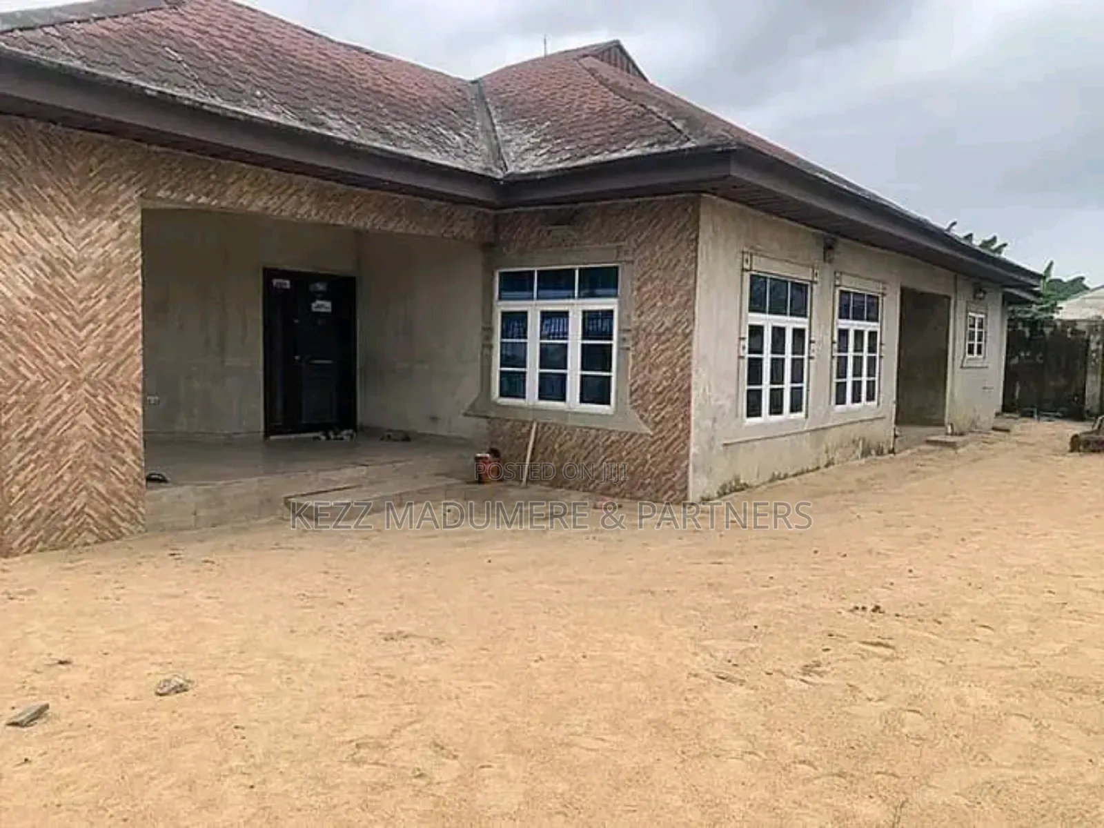 4bdrm Bungalow in Ogbogoro Road , Port for sale