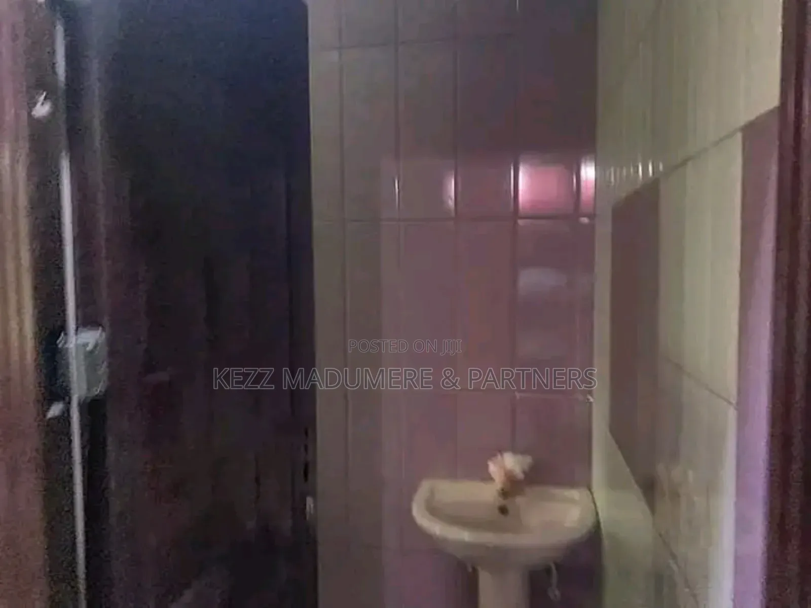 4bdrm Bungalow in Ogbogoro Road , Port for sale