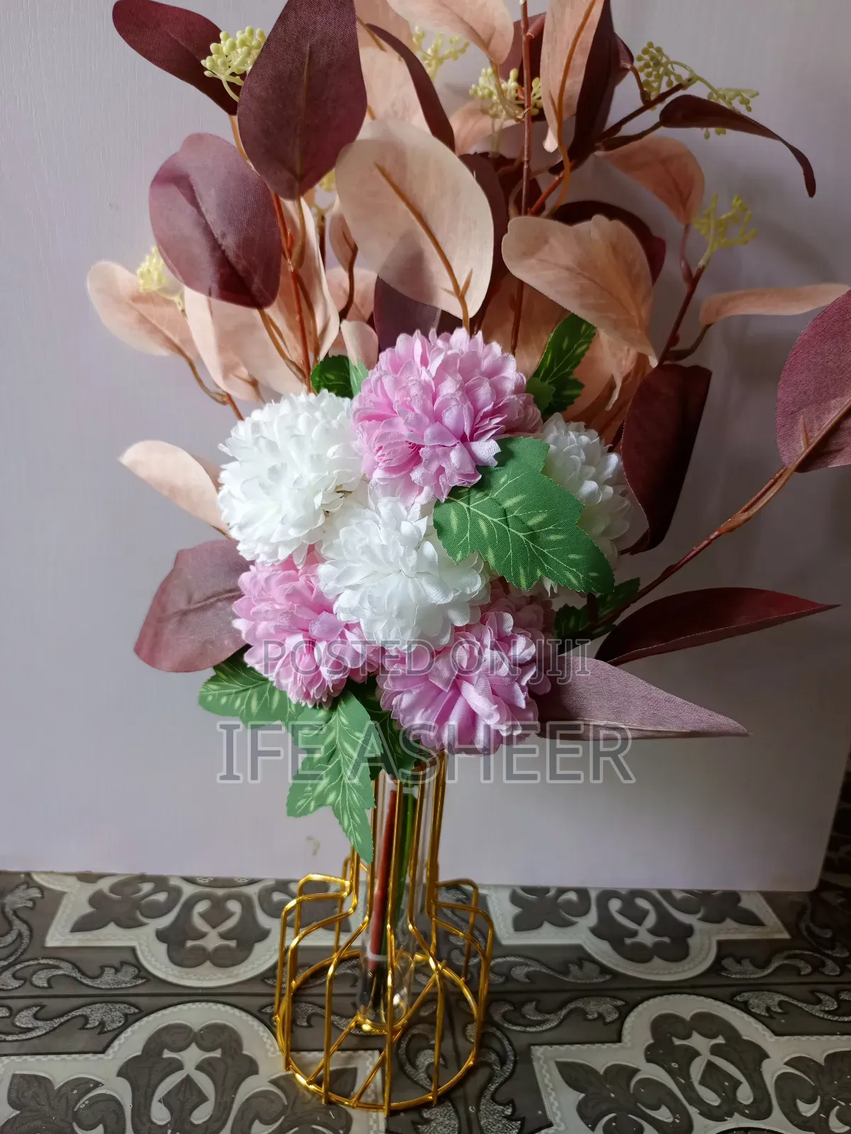 Unique Beautiful Gold Metal Vase With Beautiful Flowers