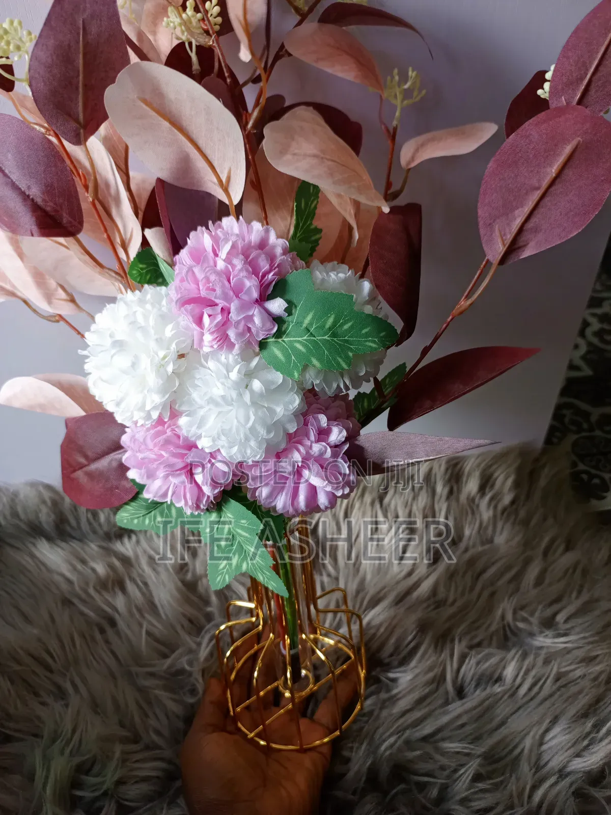 Unique Beautiful Gold Metal Vase With Beautiful Flowers