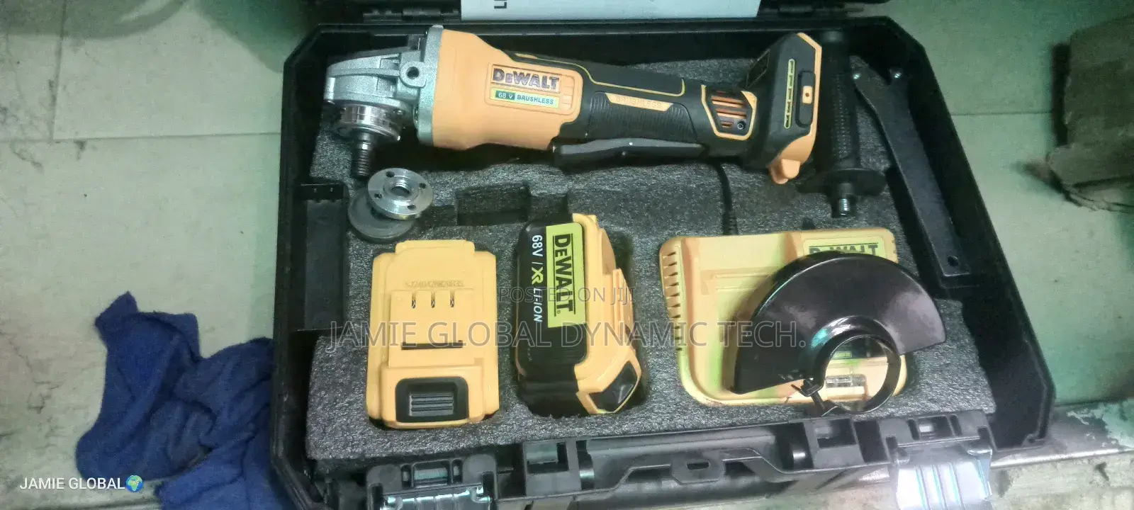 Dewalt Rechargeable Angle Grinder 41⁄2".