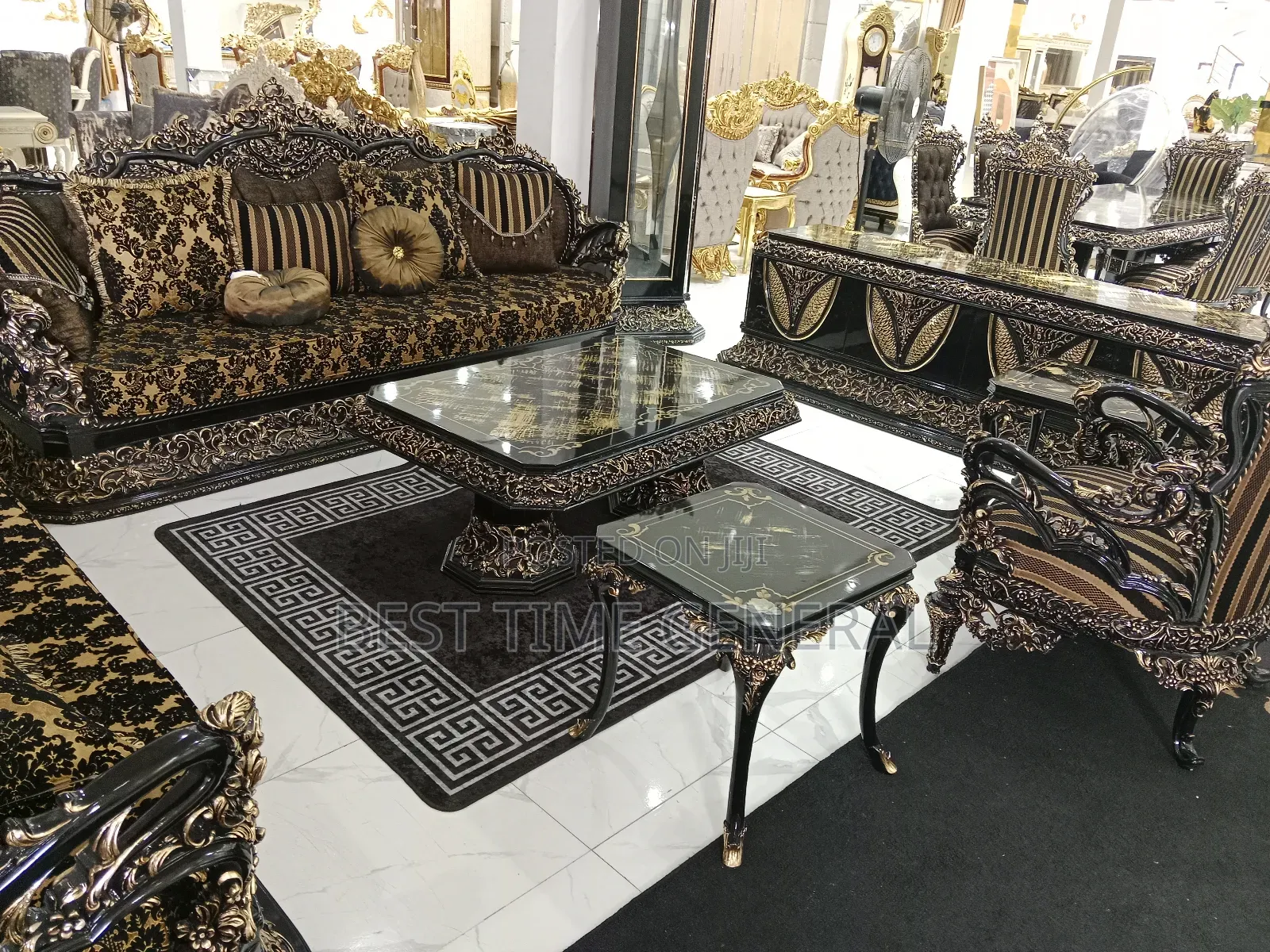 First Class Exclusive Sets of Royal Sofa