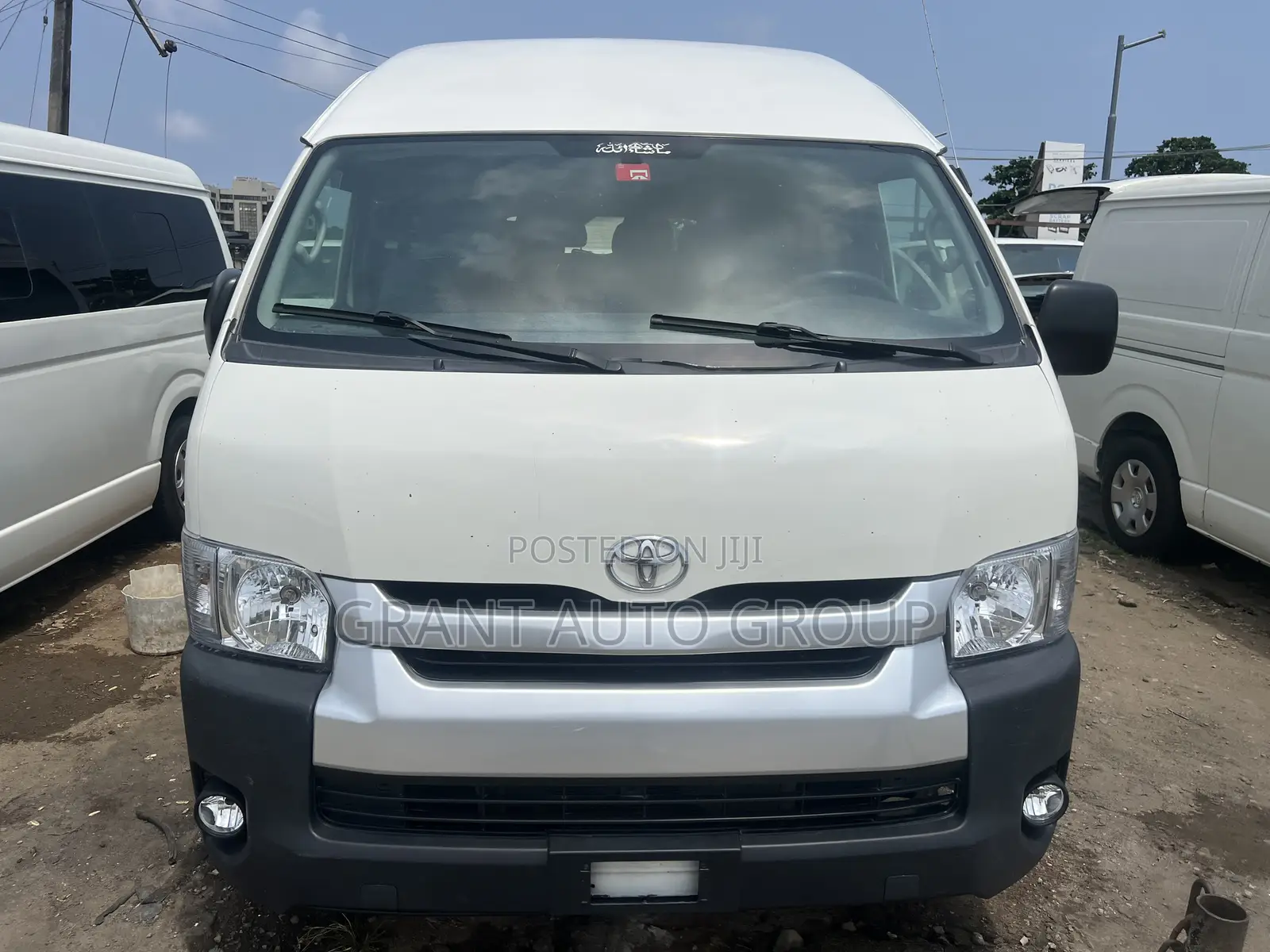 Toyota HiAce 2017 White