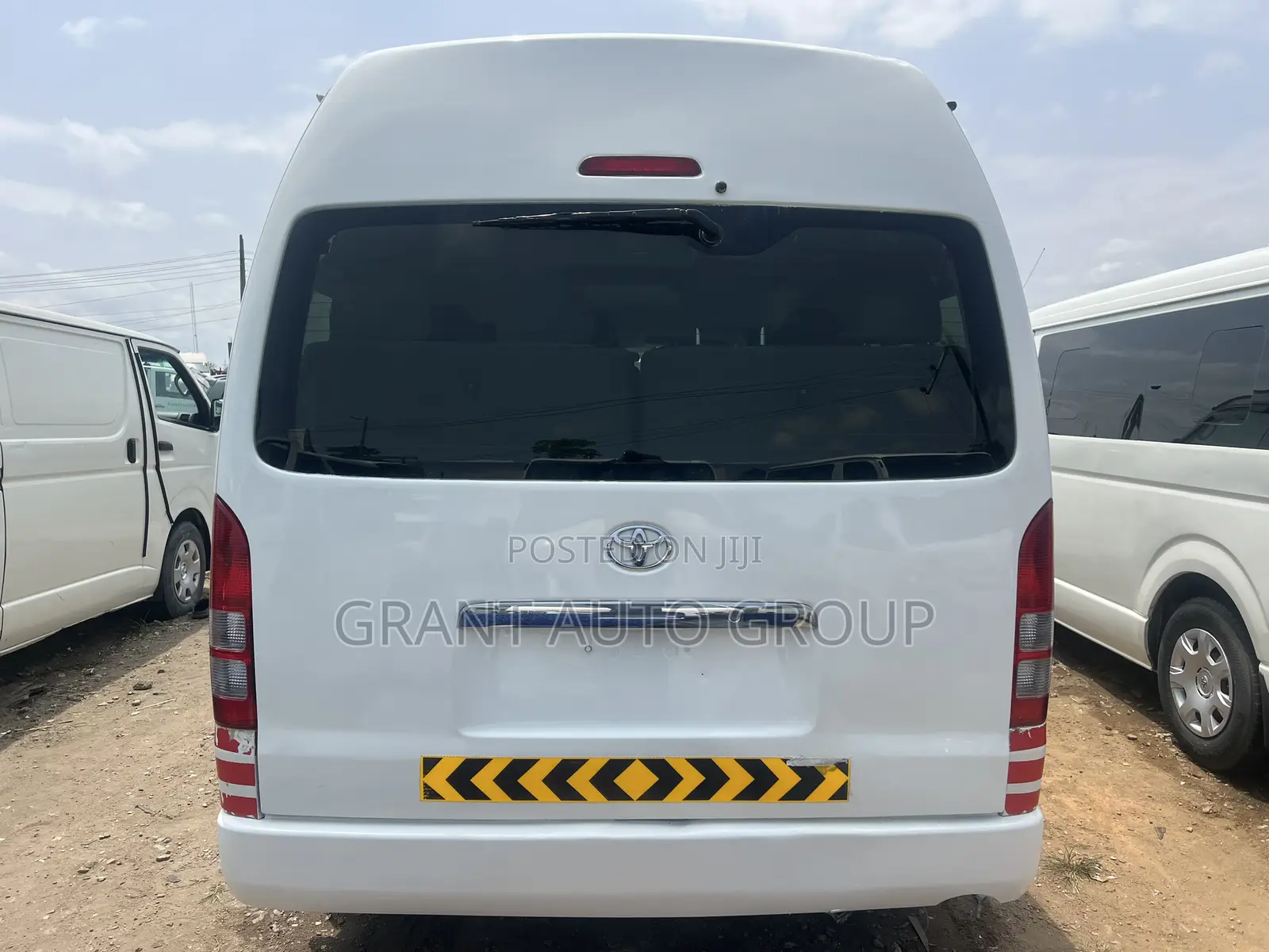 Toyota HiAce 2017 White