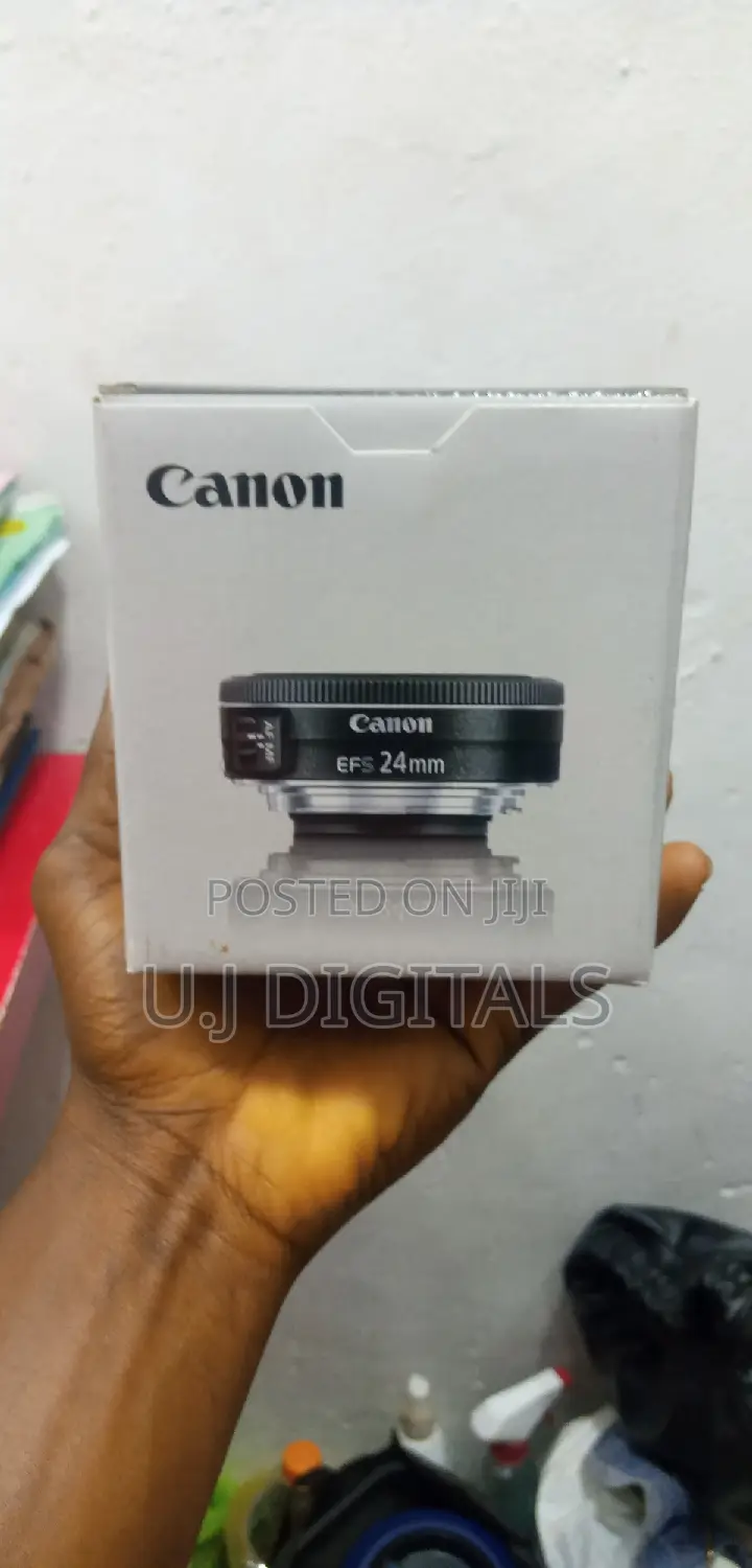 Canon 24mm EF F/2.8 STM Len's