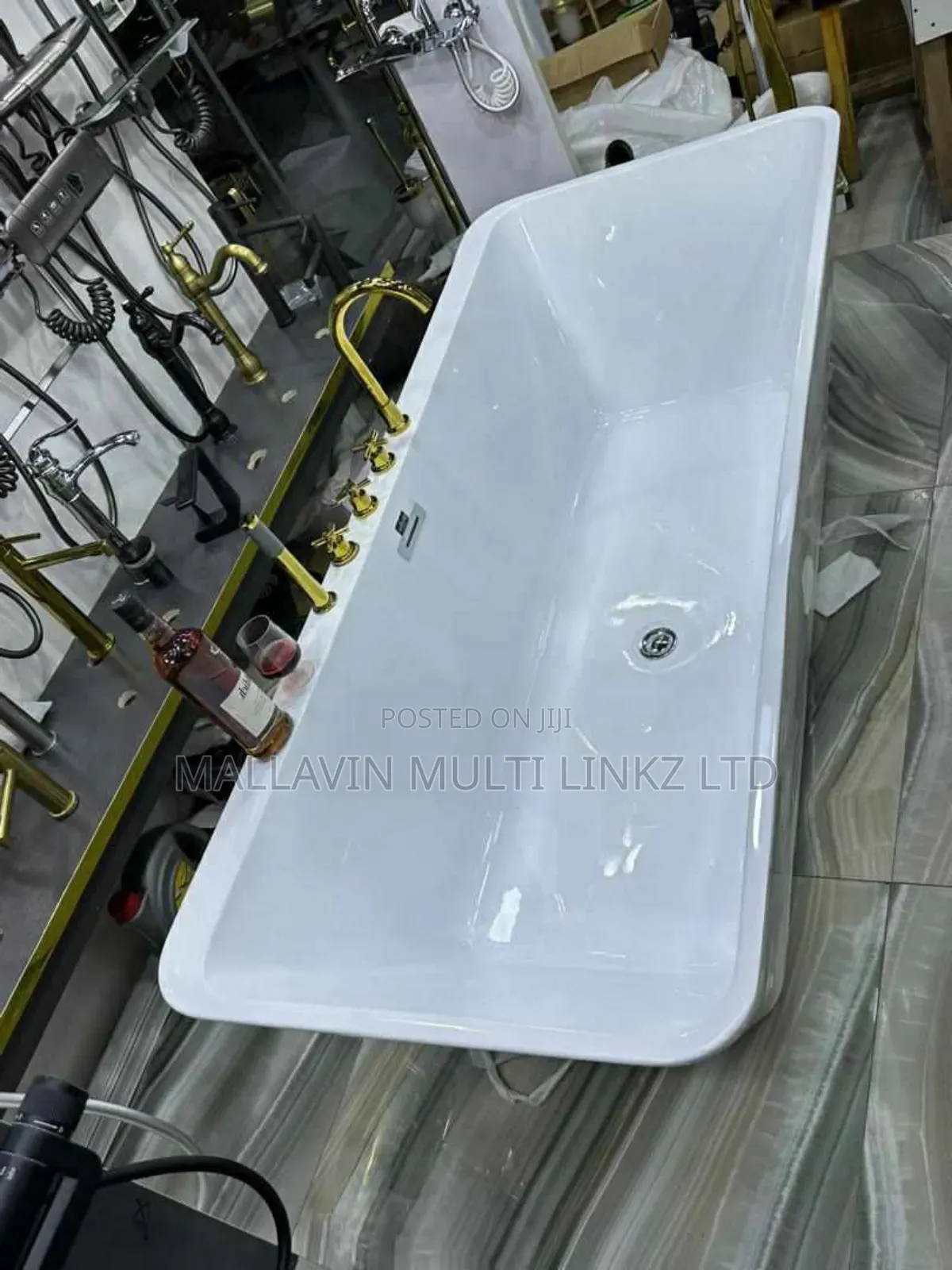 Inbuilt- Free-Standing Bathtubs With Mixers