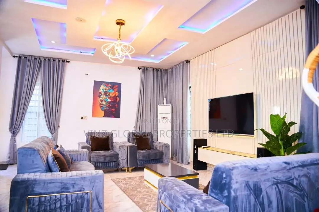 Exquisite 4 Bedroom Fully Detached Duplex Apartment(Movies Party)