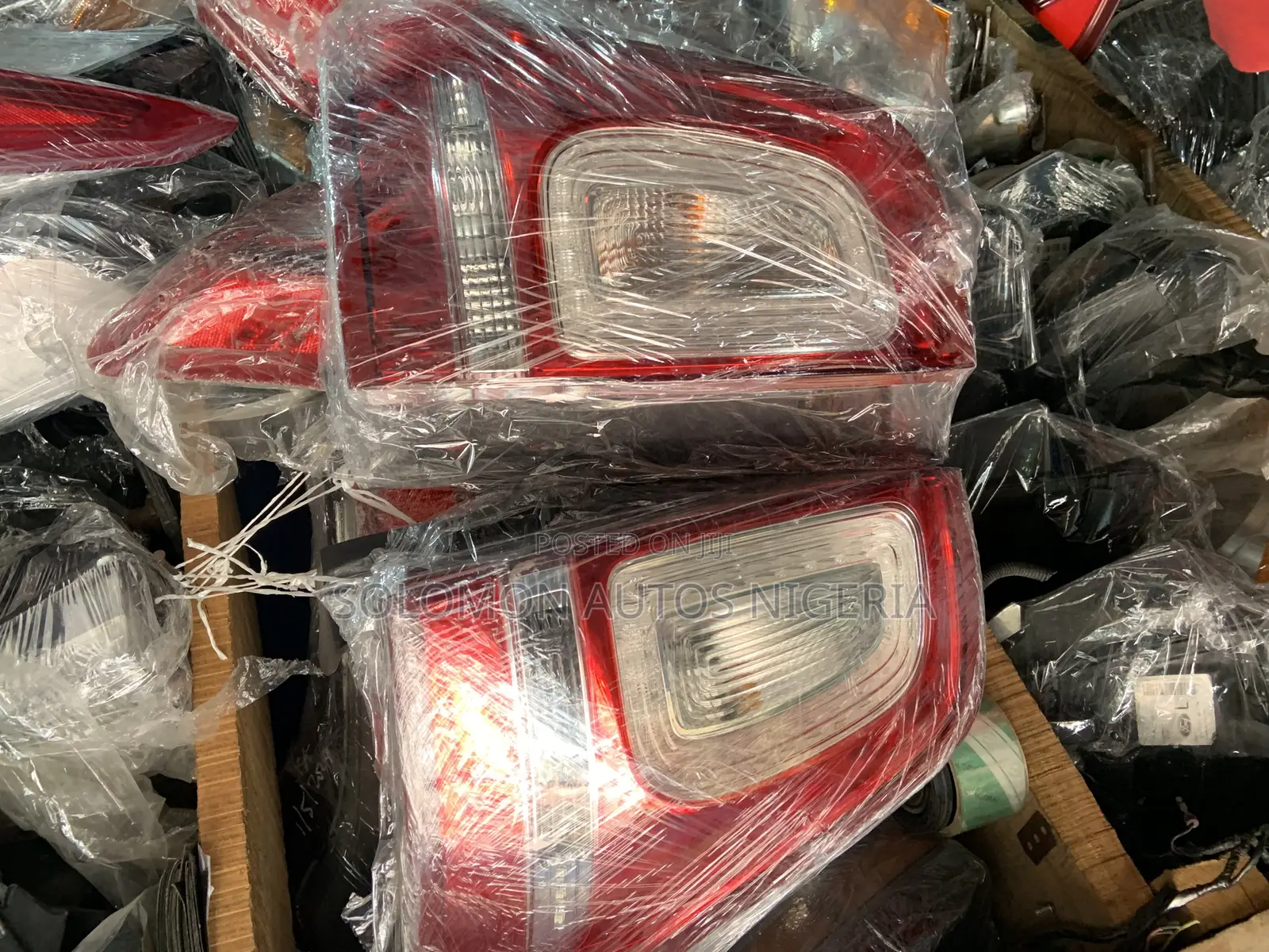 Tow Back Light for Ford Explorer 2013 Model