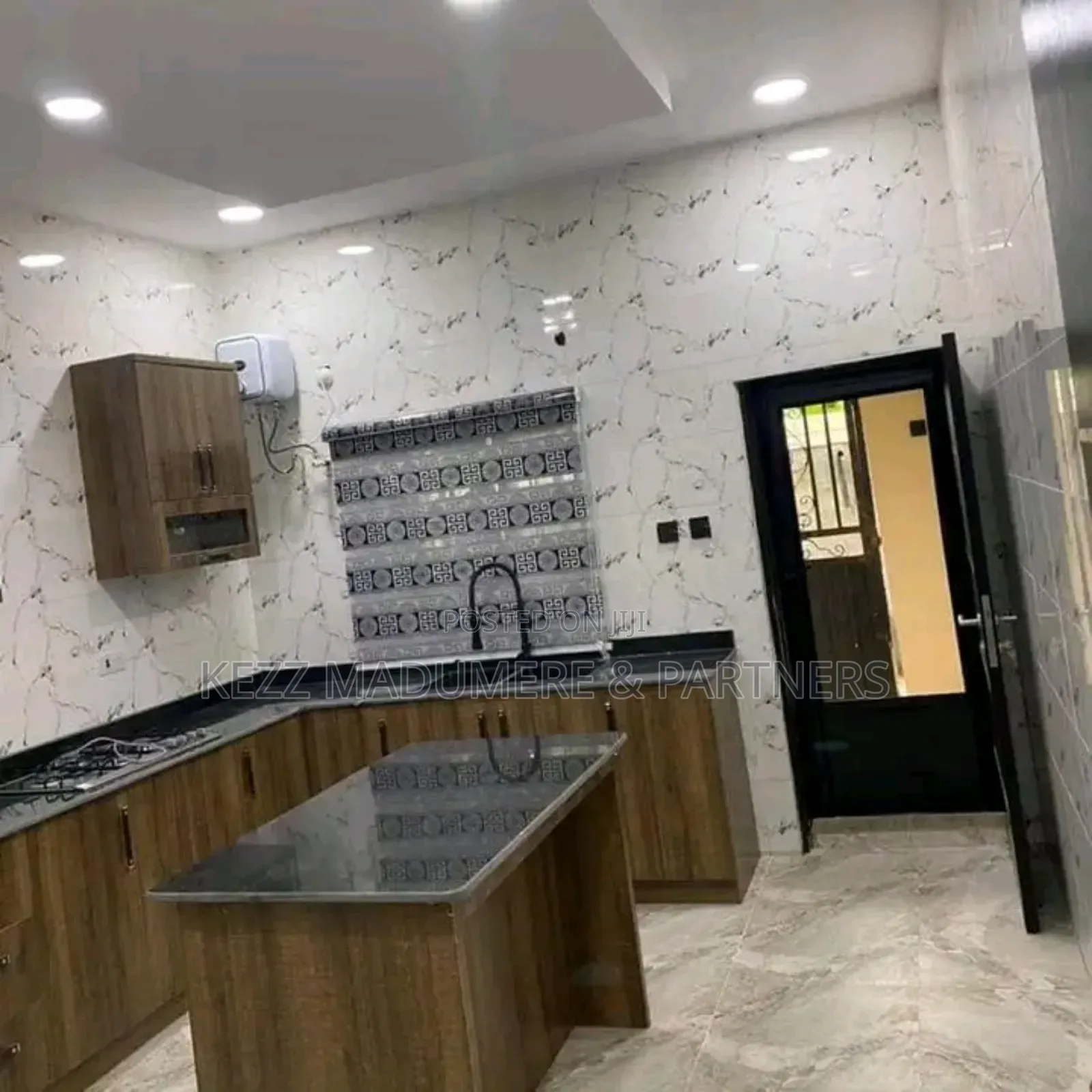 3bdrm Duplex in Shell Cooperative for sale