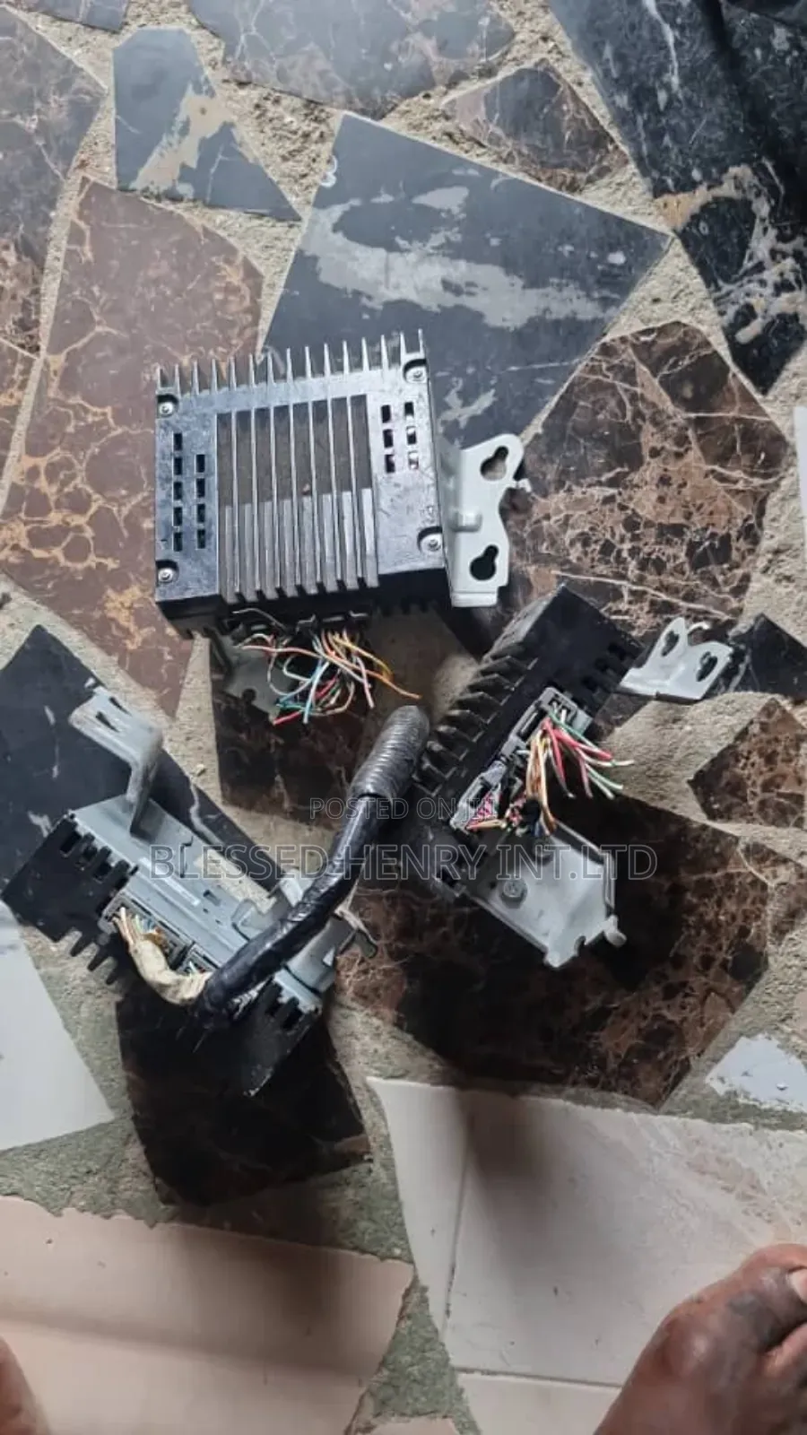 Amplifier AMP