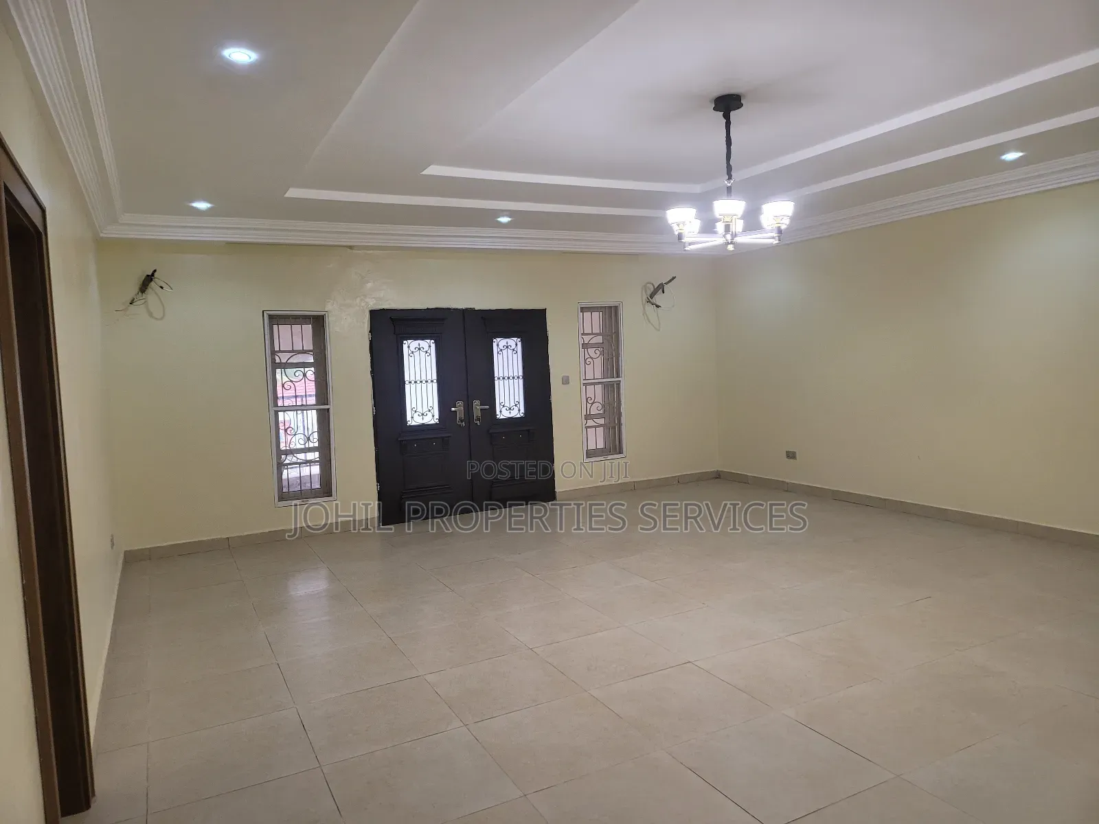 8bdrm Mansion in Maitama for sale