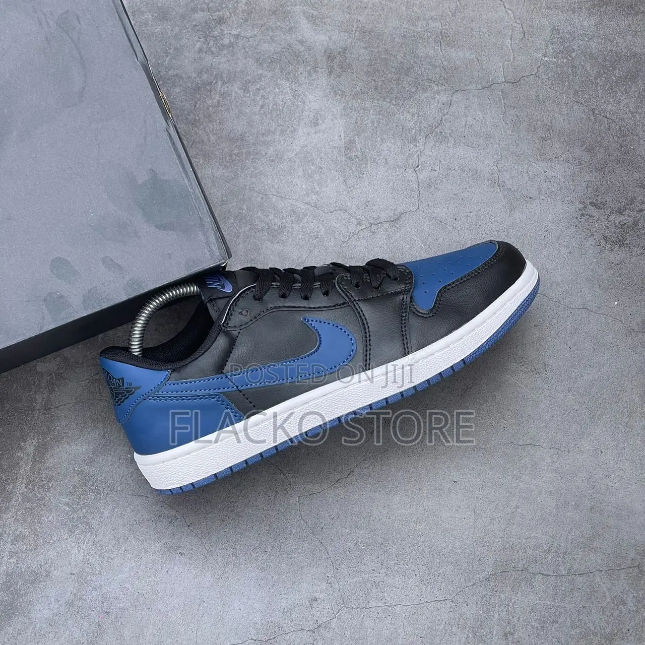 Original Air Jordan 1 Low Royal Sneakers