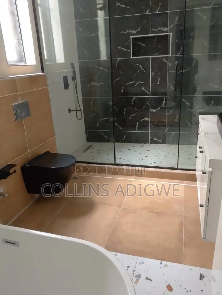 5bdrm Duplex in Chevron 1 for sale