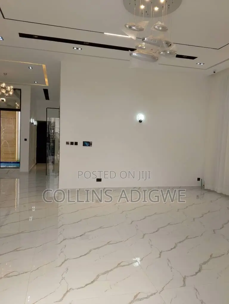 5bdrm Duplex in Chevron Lekki 4 for sale