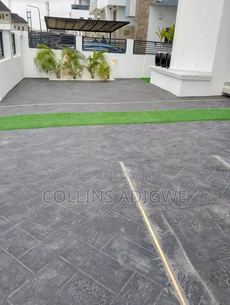 5bdrm Duplex in Chevron Lekki 4 for sale