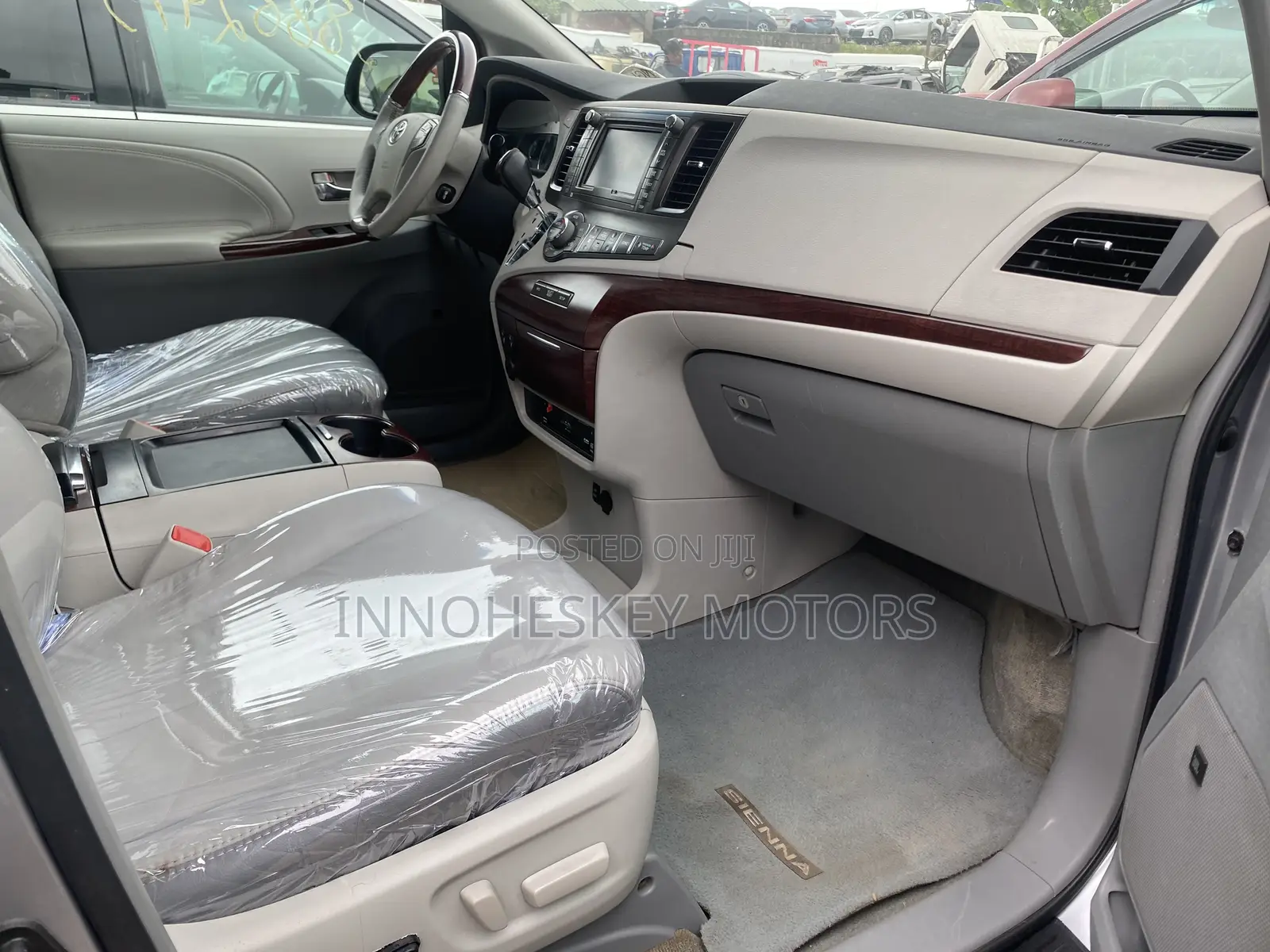 Toyota Sienna 2014 Silver