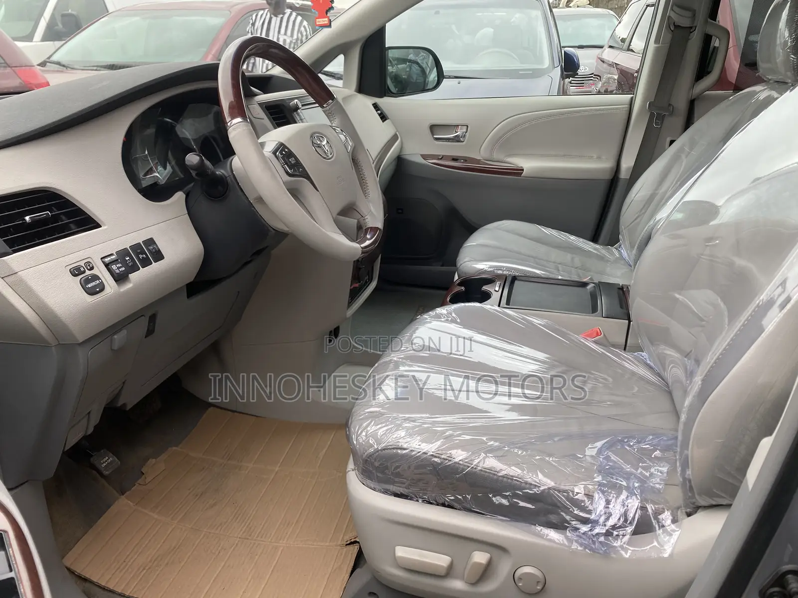 Toyota Sienna 2014 Silver