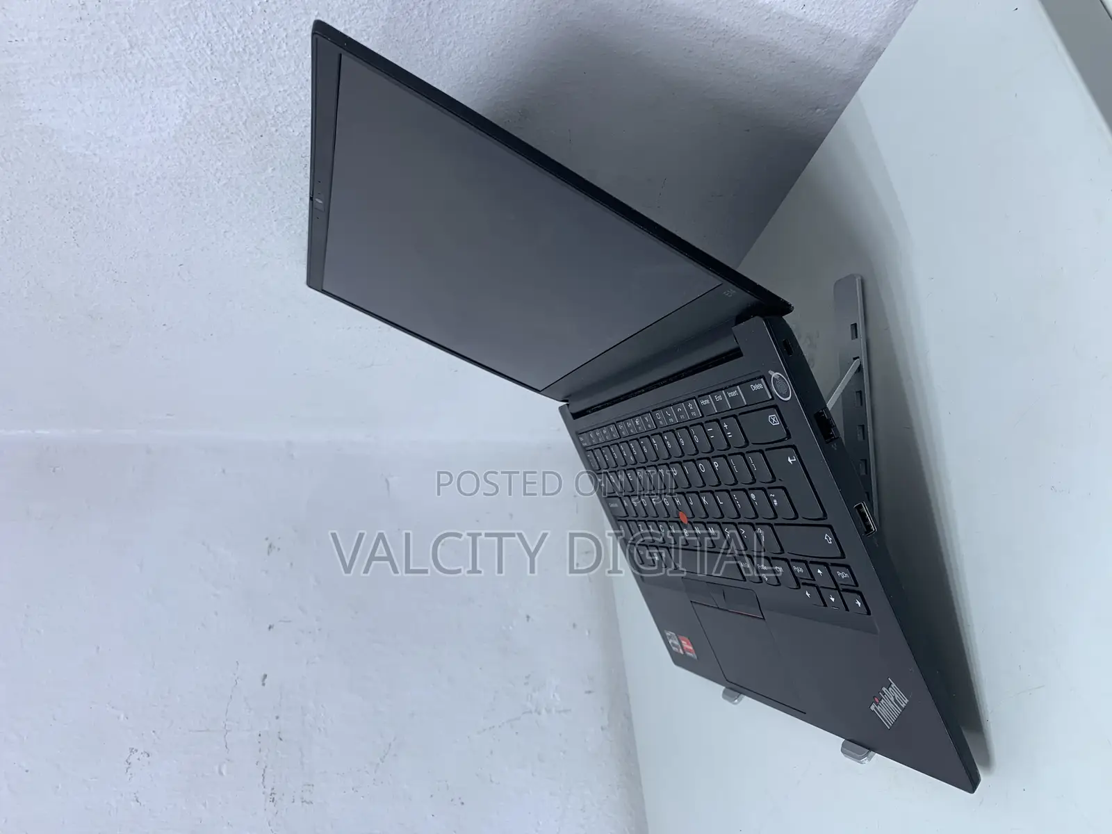 Laptop Lenovo ThinkPad E14 Gen 4 8GB AMD Ryzen 5 SSD 256GB