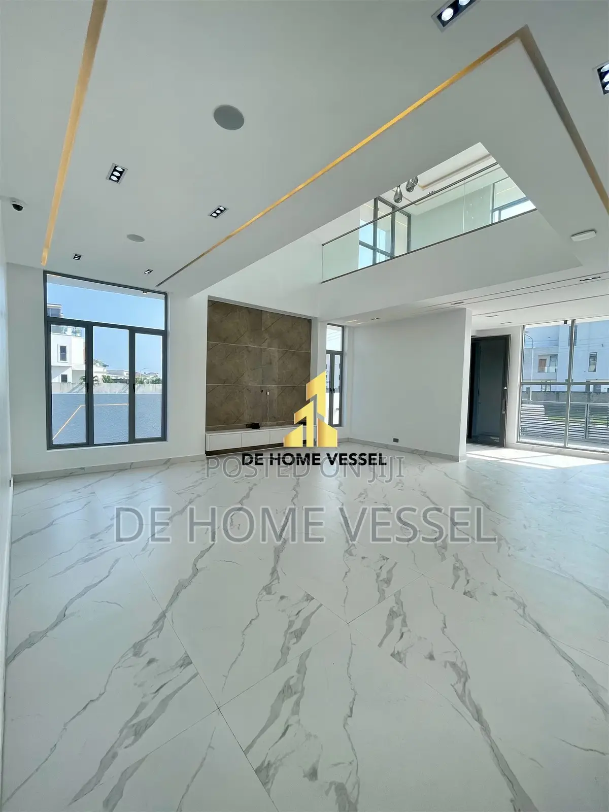 5bdrm Duplex in Osapa london for sale