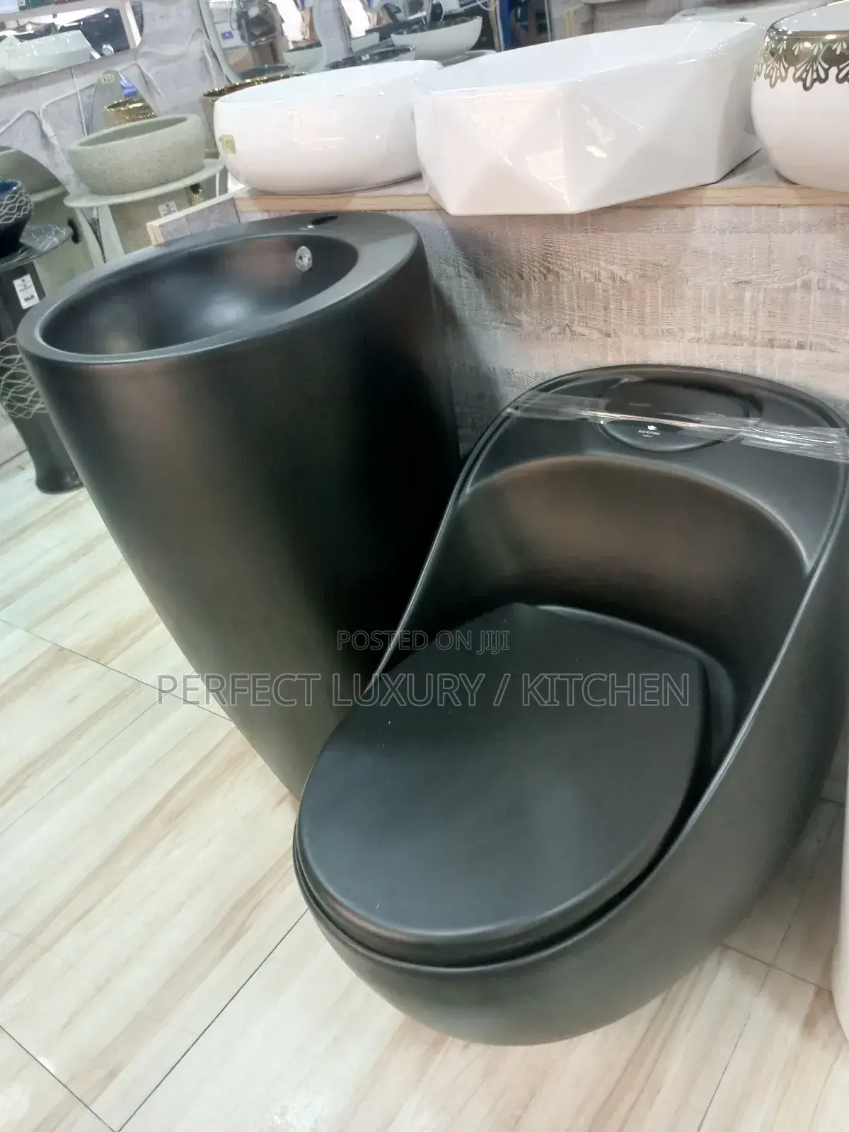 Black Color W.C Water Closet With Standing Wash Hand Basin