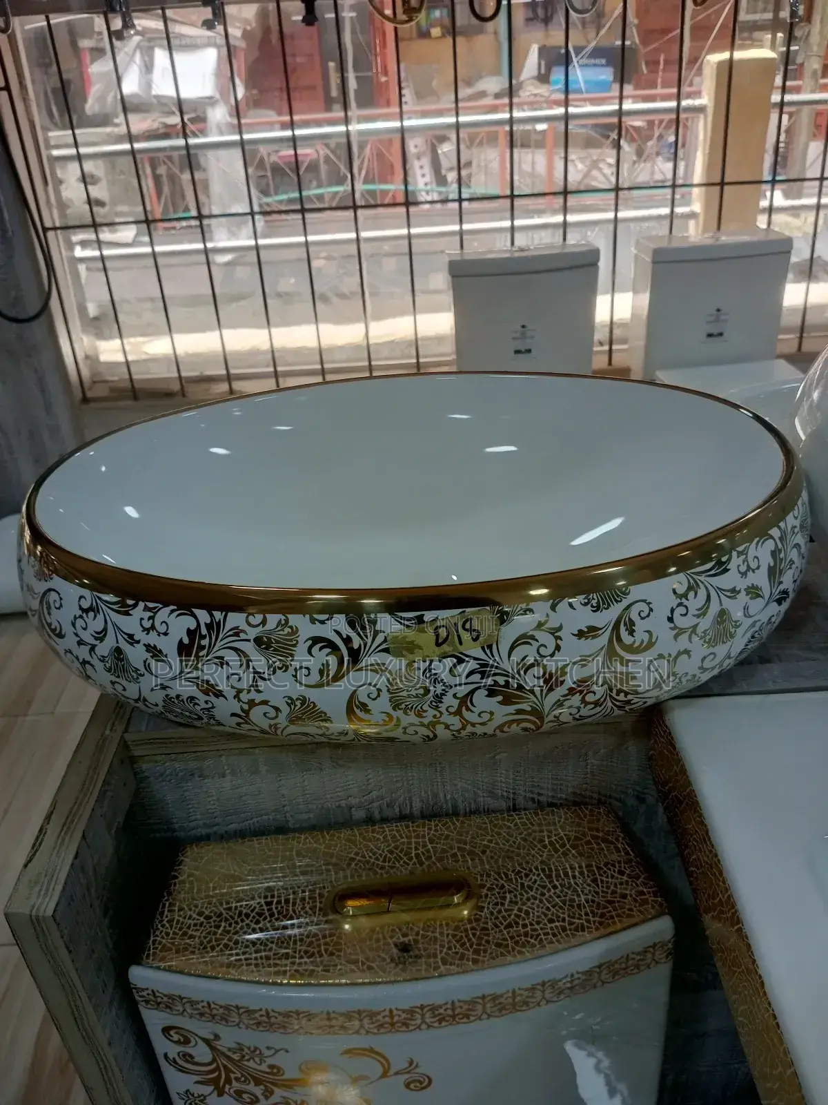Quality Design Gold White Countertops Basin