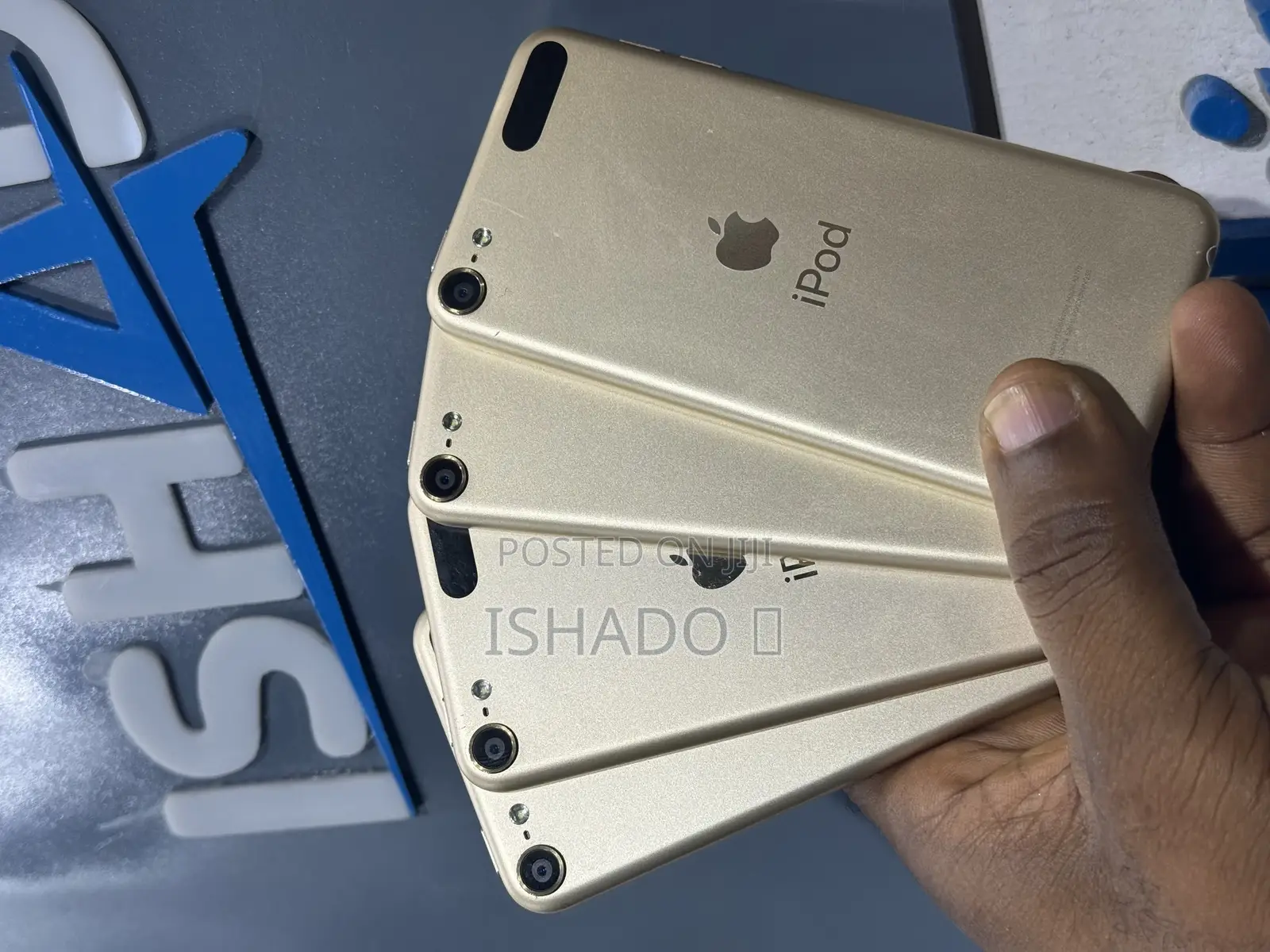 iPod 7th Gen 32gb GOLD