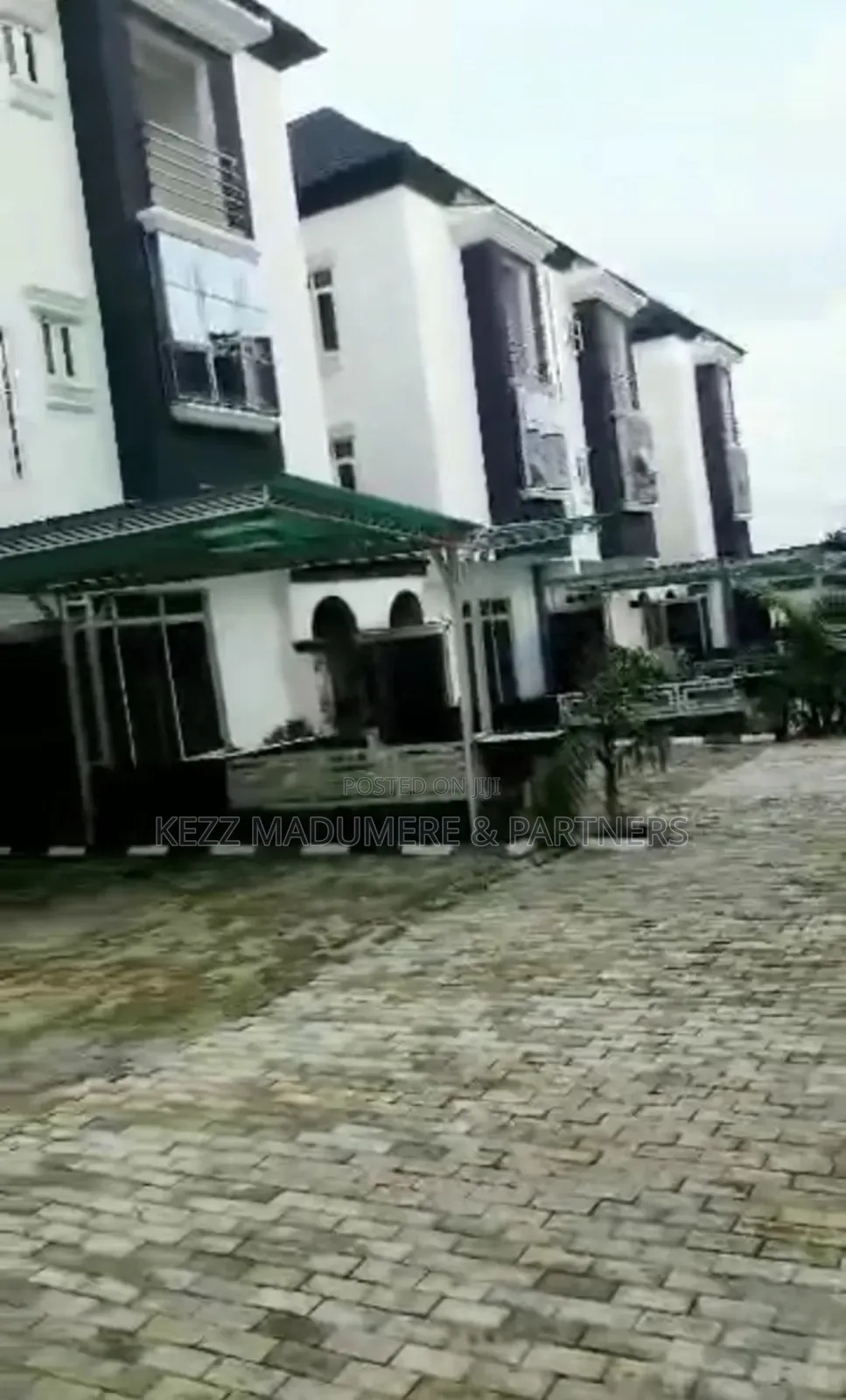 20bdrm Maisonette in Airport Road ,Jabi , for sale