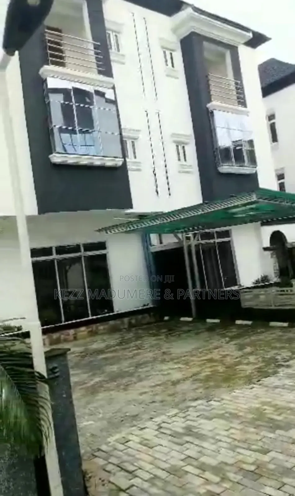 20bdrm Maisonette in Airport Road ,Jabi , for sale