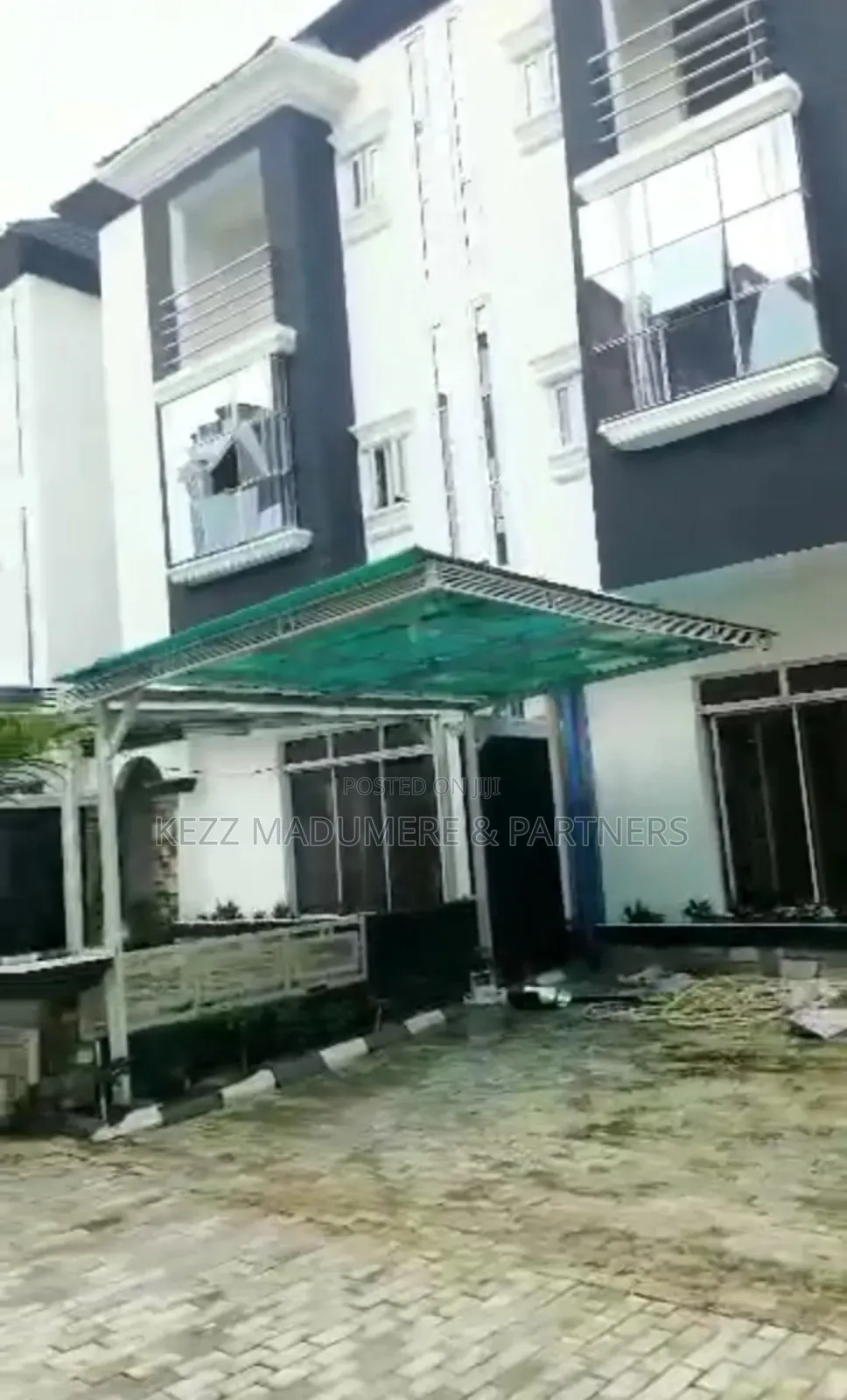 20bdrm Maisonette in Airport Road ,Jabi , for sale