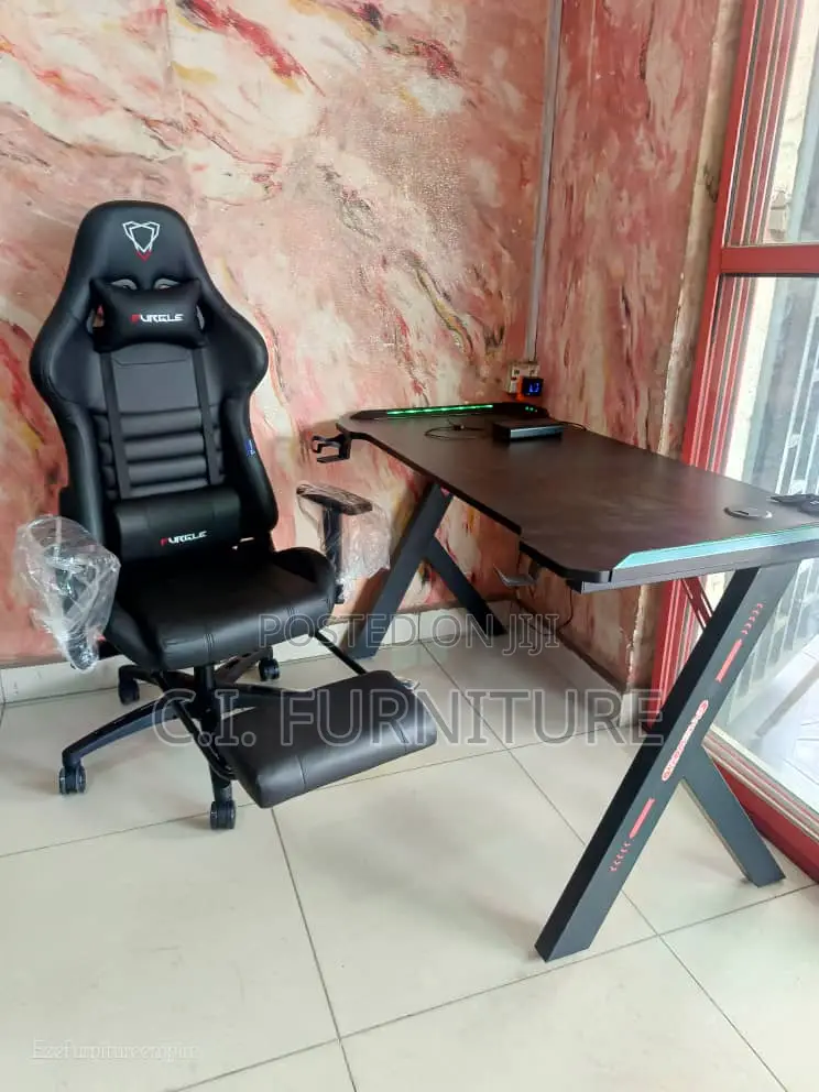 Good Games Chair and Table